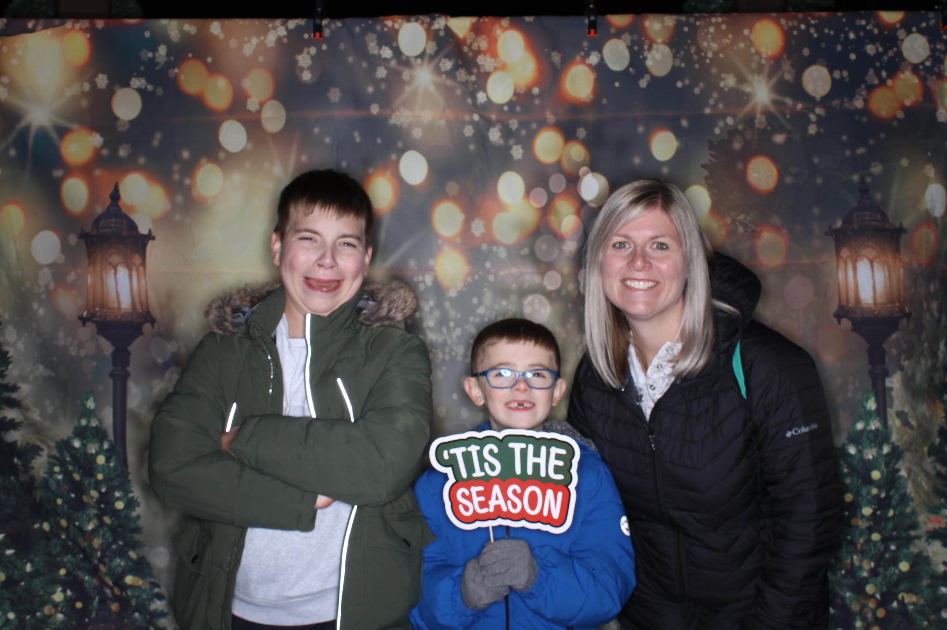 Newtown Winterfest | View more photos from the event at gallery.photoboothcincy.com/u/PhotoBoothCincy/Newtown-Winterfest