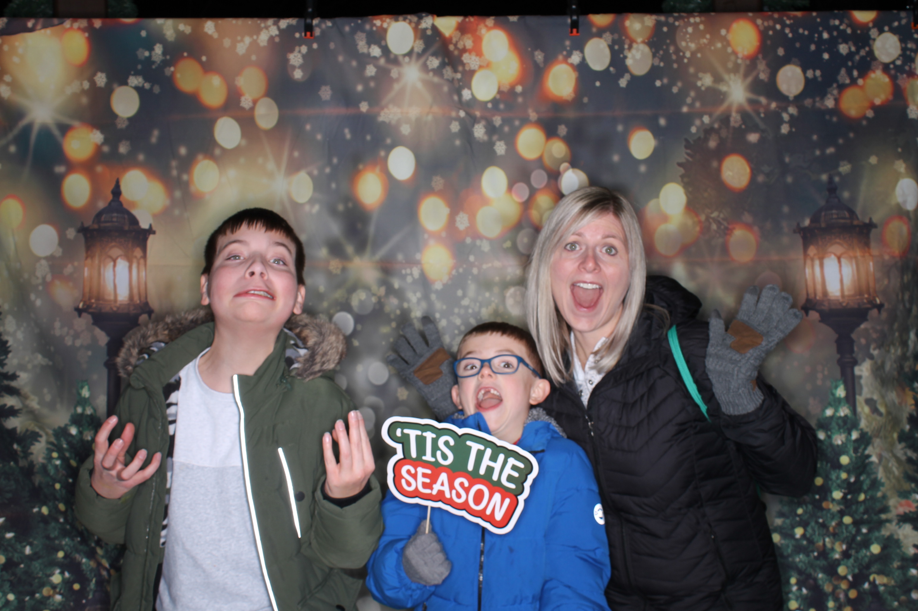 Newtown Winterfest | View more photos from the event at gallery.photoboothcincy.com/u/PhotoBoothCincy/Newtown-Winterfest