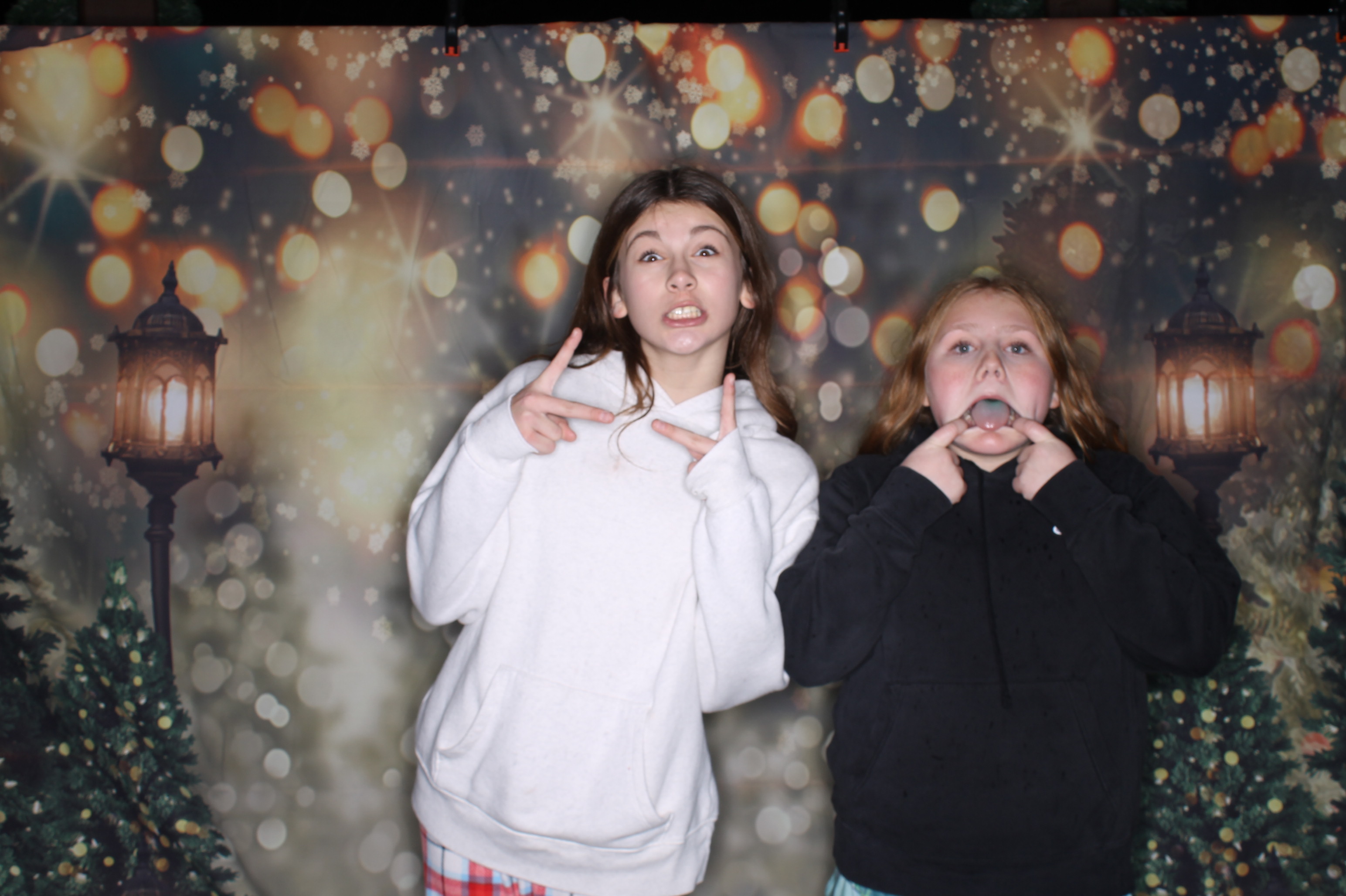 Newtown Winterfest | View more photos from the event at gallery.photoboothcincy.com/u/PhotoBoothCincy/Newtown-Winterfest