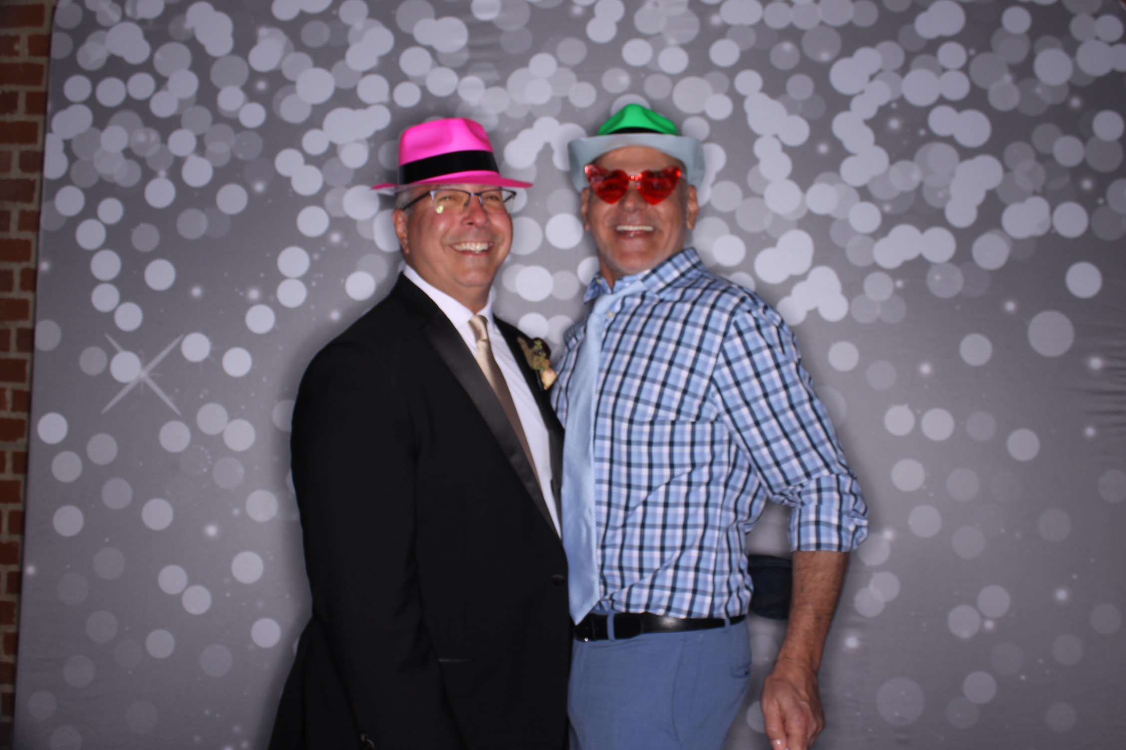 Noah & Noah  | View more photos from the event at gallery.photoboothcincy.com/u/PhotoBoothCincy/Noah-Noah