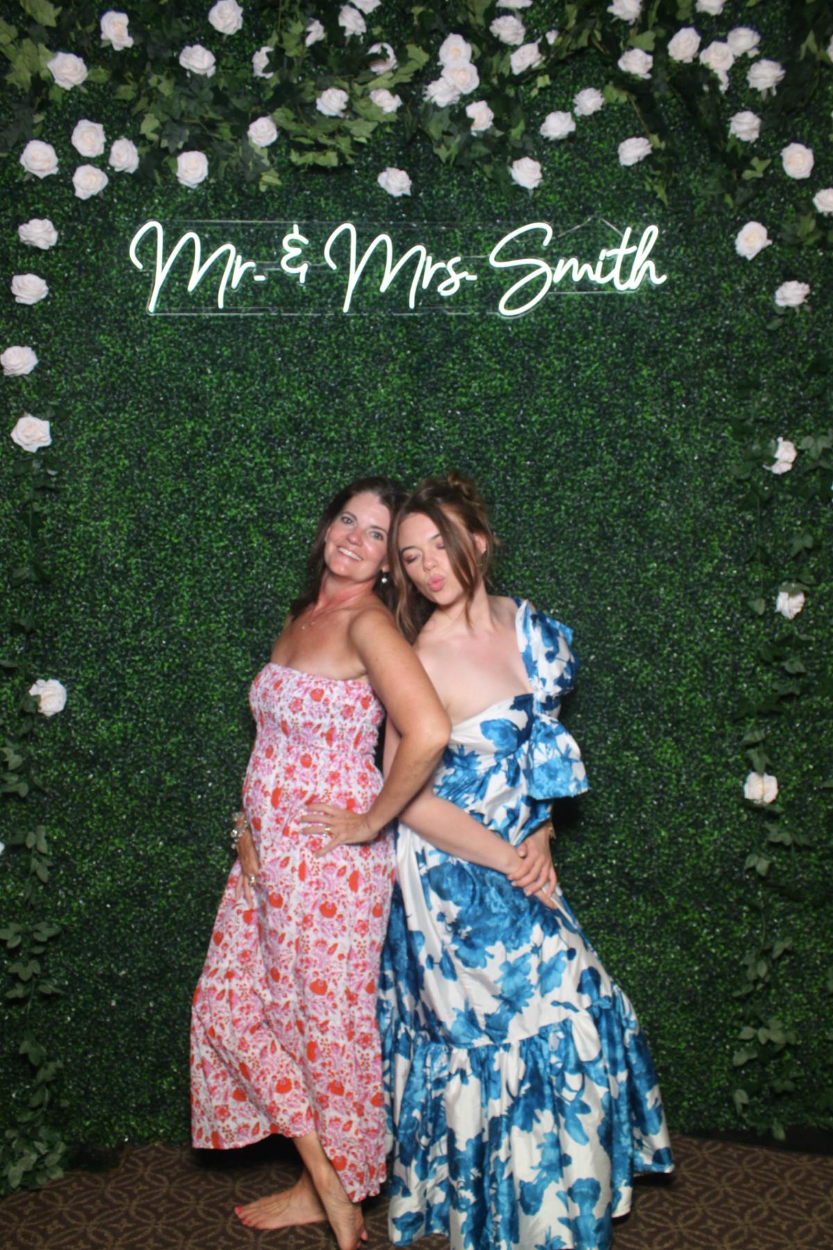 Paige & Nick | View more photos from the event at gallery.photoboothcincy.com/u/PhotoBoothCincy/Paige-Nick