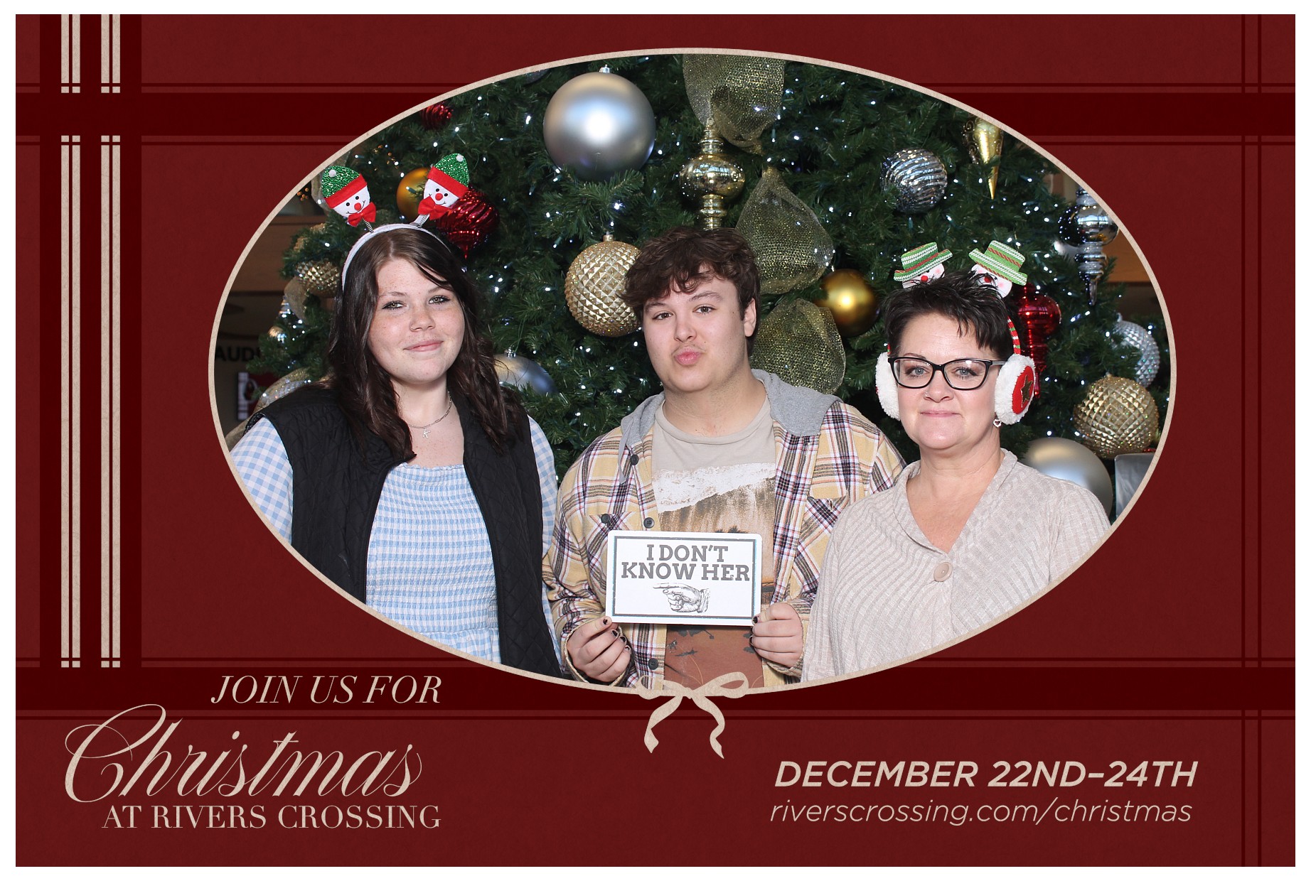 Rivers Crossing Christmas Invite | View more photos from the event at gallery.photoboothcincy.com/u/PhotoBoothCincy/Rivers-Crossing-Christmas-Invite