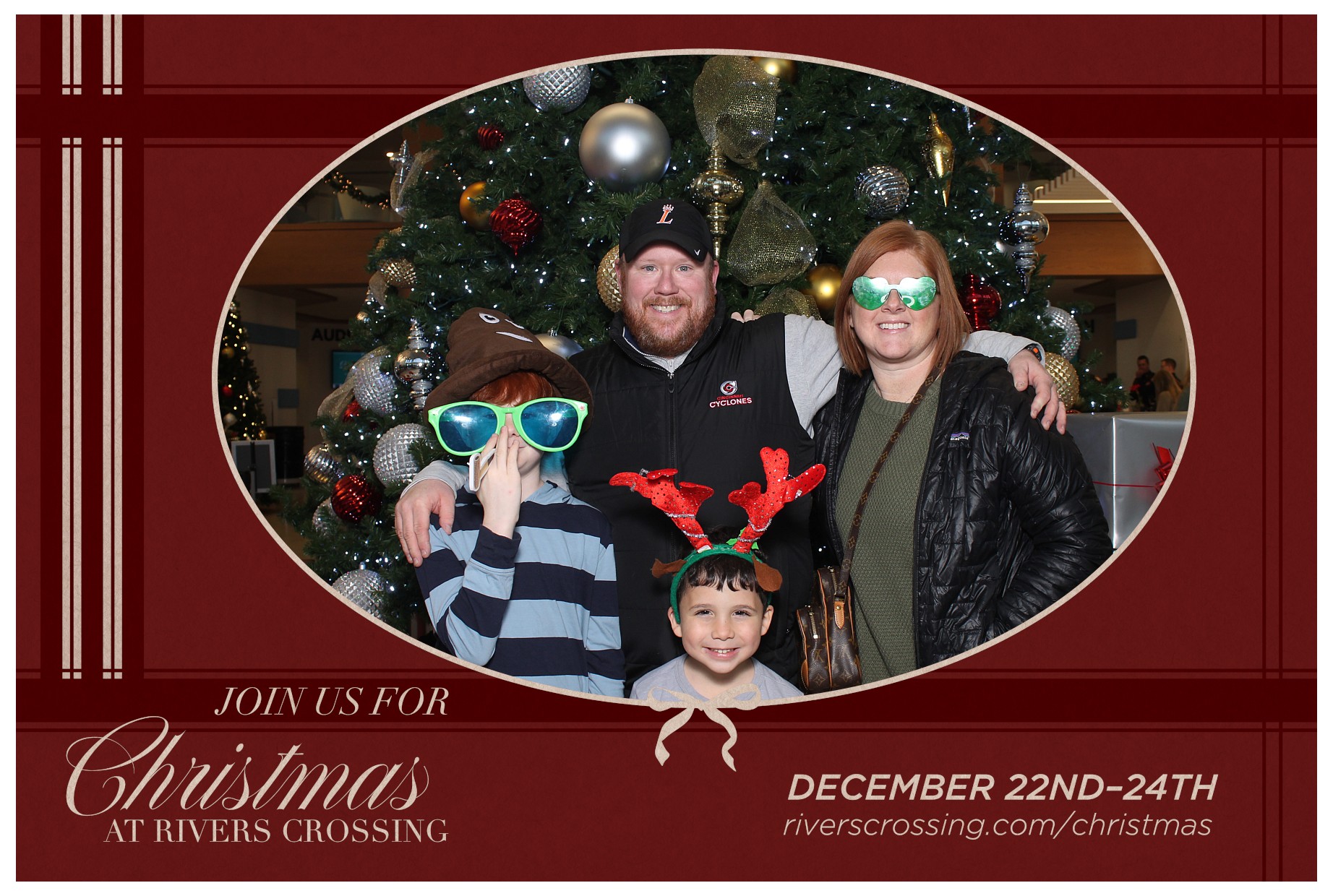 Rivers Crossing Christmas Invite | View more photos from the event at gallery.photoboothcincy.com/u/PhotoBoothCincy/Rivers-Crossing-Christmas-Invite