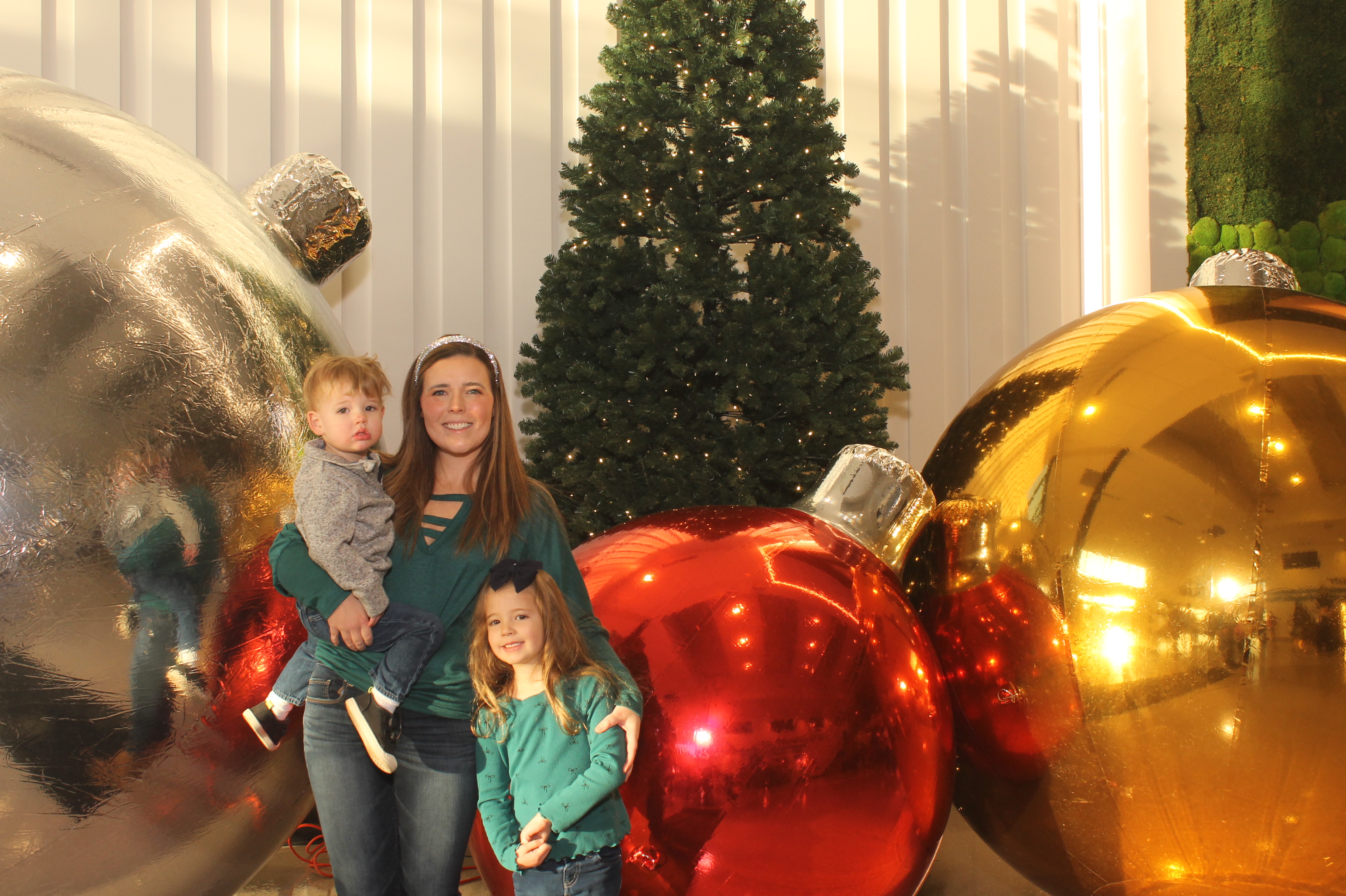 Rivers Crossing Christmas Invite | View more photos from the event at gallery.photoboothcincy.com/u/PhotoBoothCincy/Rivers-Crossing-Christmas-Invite