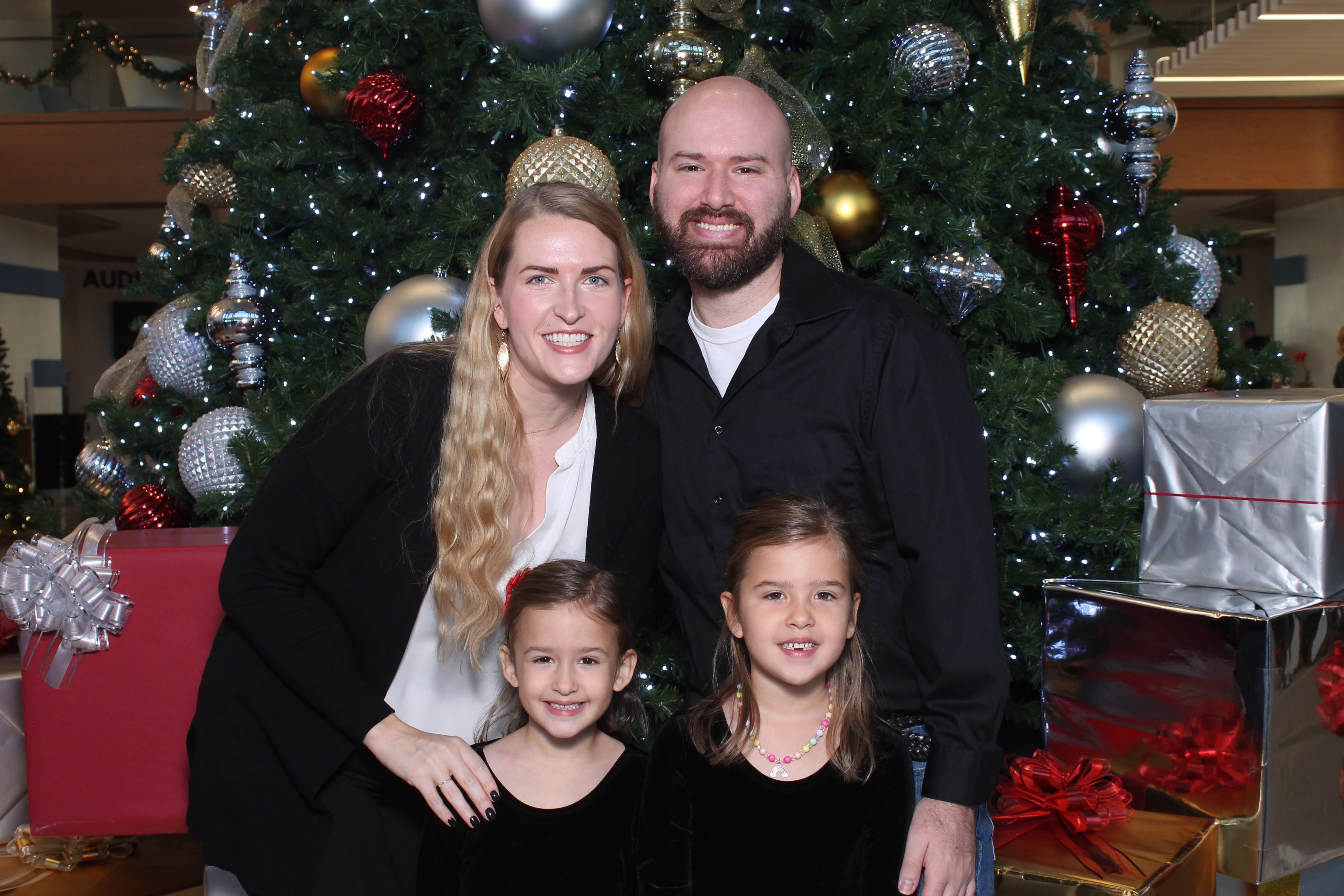 Rivers Crossing Christmas Invite | View more photos from the event at gallery.photoboothcincy.com/u/PhotoBoothCincy/Rivers-Crossing-Christmas-Invite