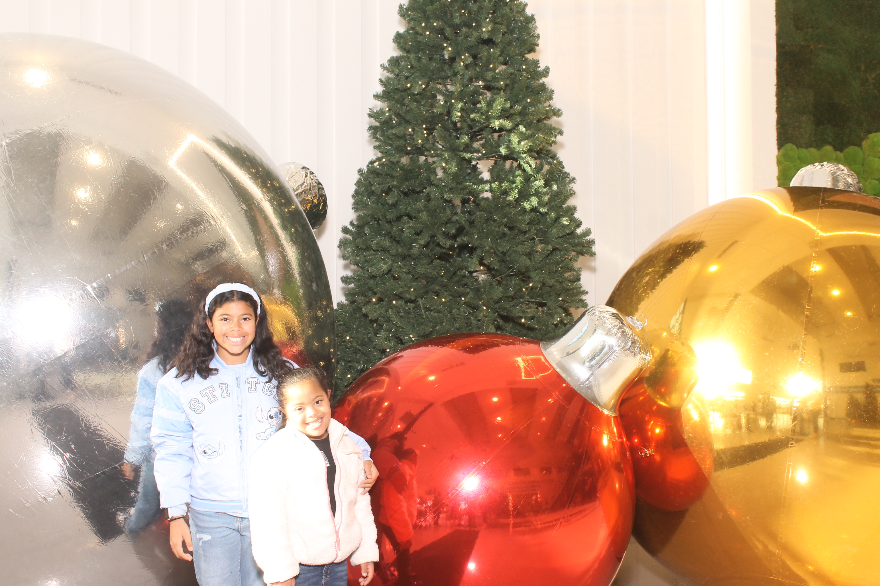 Rivers Crossing Christmas Invite | View more photos from the event at gallery.photoboothcincy.com/u/PhotoBoothCincy/Rivers-Crossing-Christmas-Invite