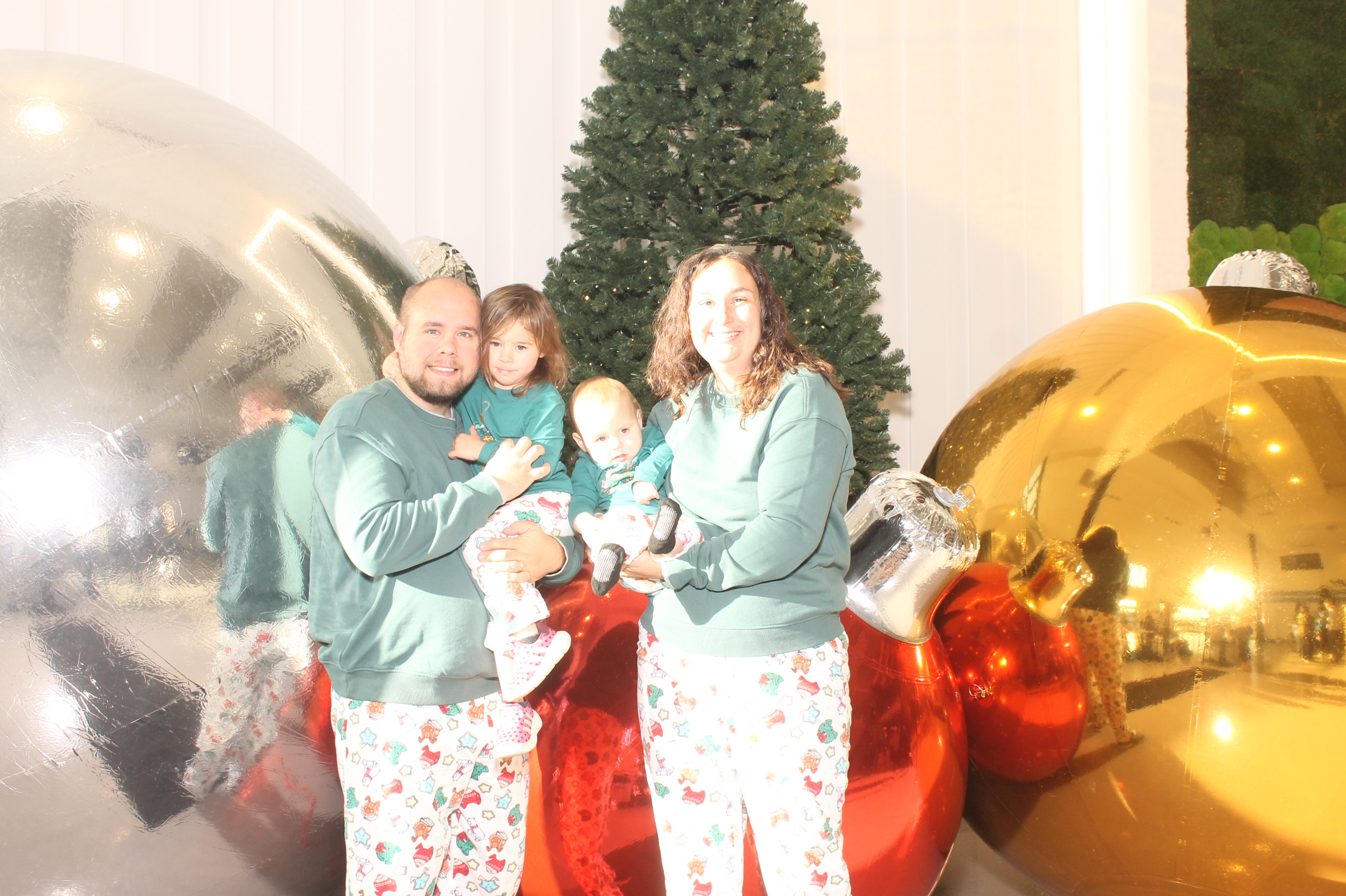 Rivers Crossing Christmas Invite | View more photos from the event at gallery.photoboothcincy.com/u/PhotoBoothCincy/Rivers-Crossing-Christmas-Invite