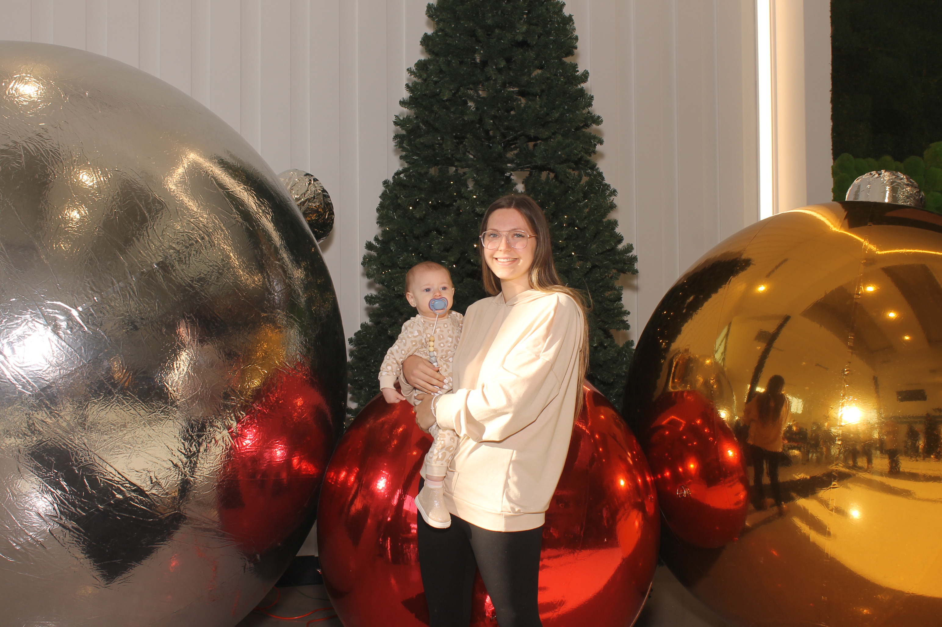 Rivers Crossing Christmas Invite | View more photos from the event at gallery.photoboothcincy.com/u/PhotoBoothCincy/Rivers-Crossing-Christmas-Invite