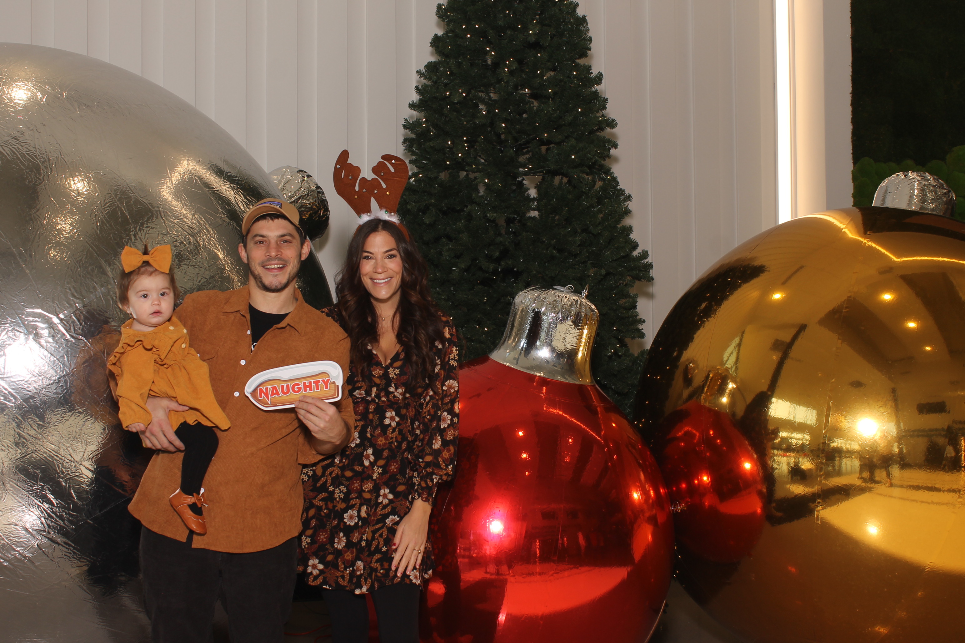 Rivers Crossing Christmas Invite | View more photos from the event at gallery.photoboothcincy.com/u/PhotoBoothCincy/Rivers-Crossing-Christmas-Invite