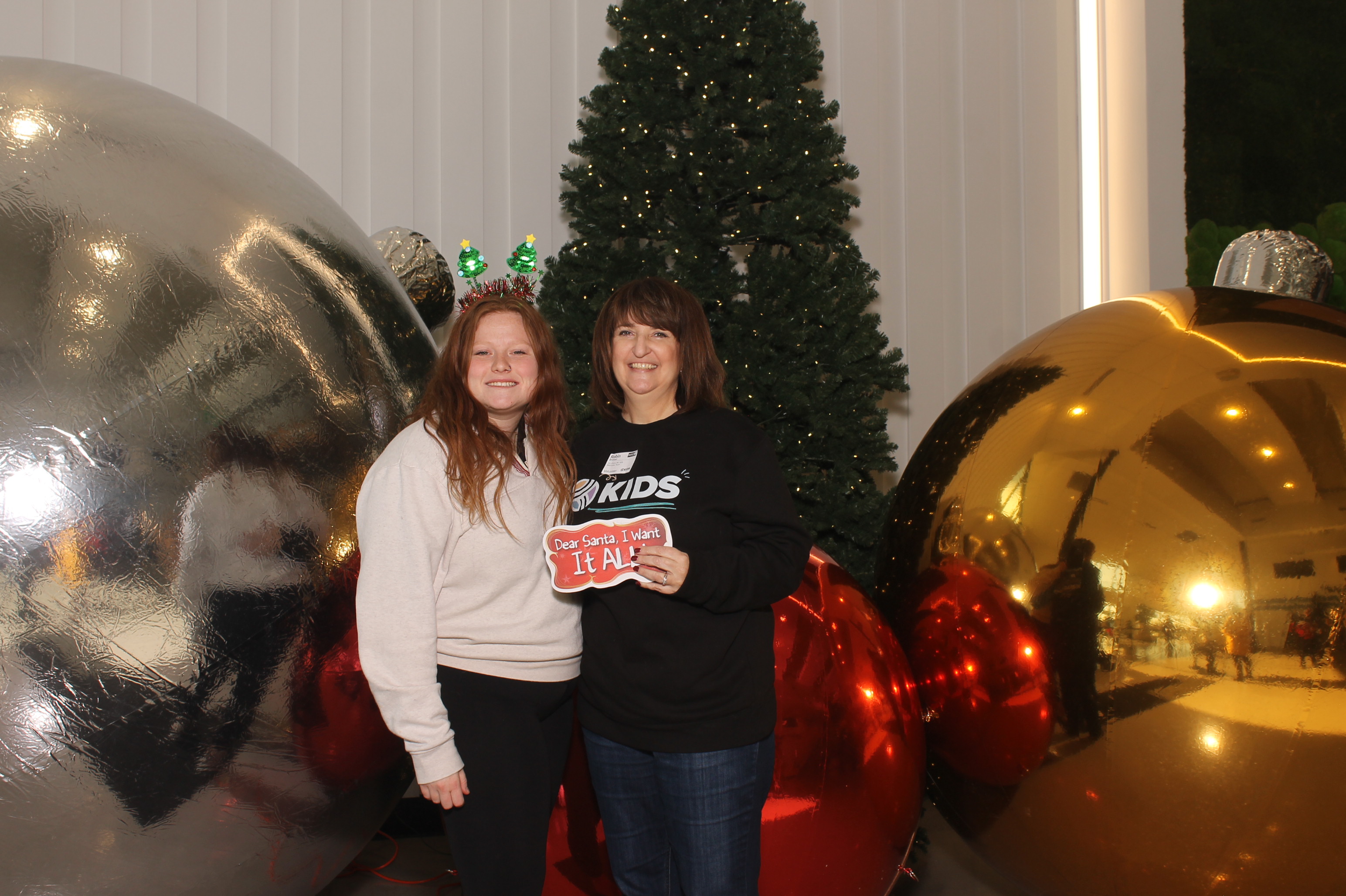 Rivers Crossing Christmas Invite | View more photos from the event at gallery.photoboothcincy.com/u/PhotoBoothCincy/Rivers-Crossing-Christmas-Invite