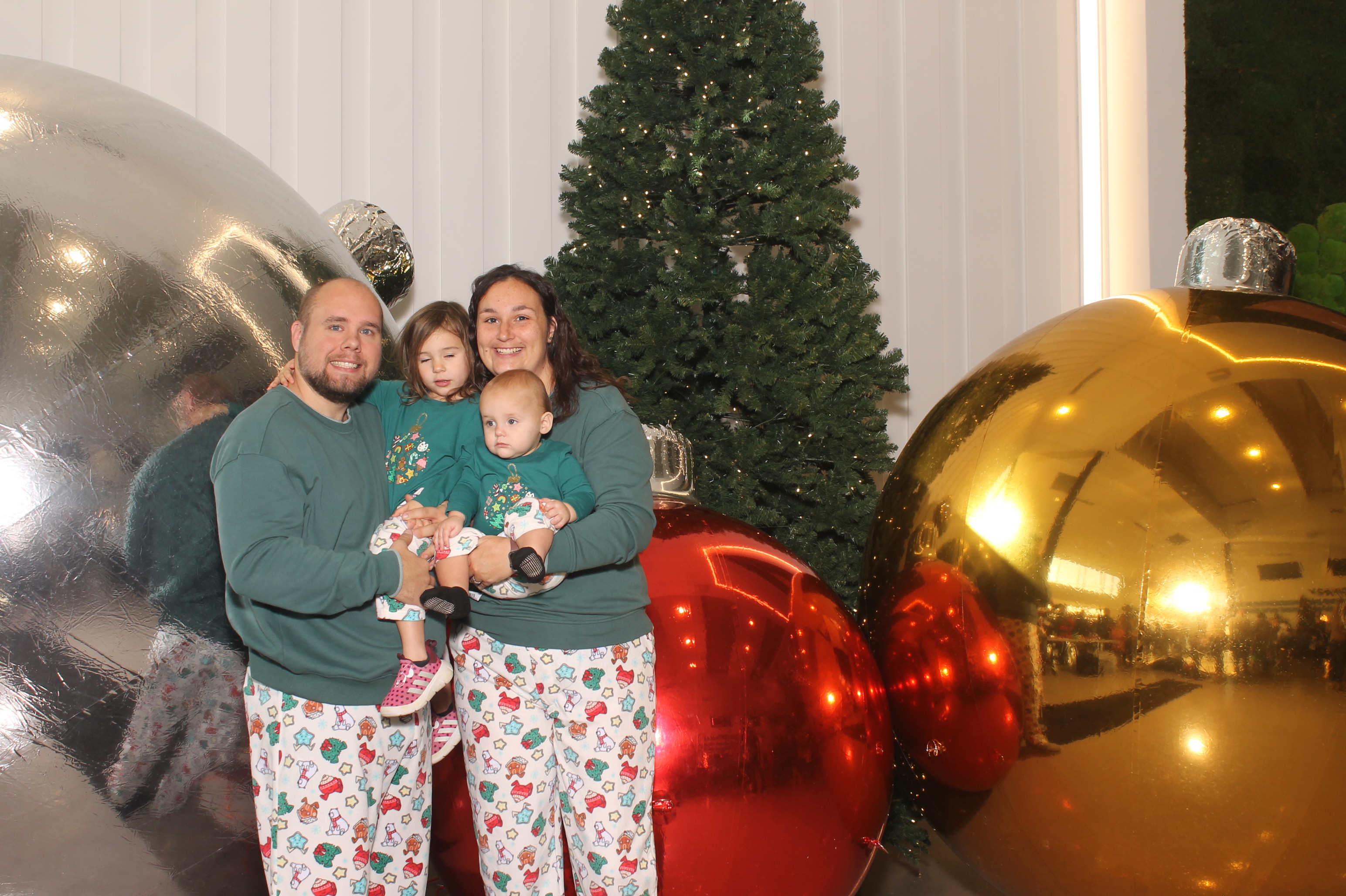 Rivers Crossing Christmas Invite | View more photos from the event at gallery.photoboothcincy.com/u/PhotoBoothCincy/Rivers-Crossing-Christmas-Invite