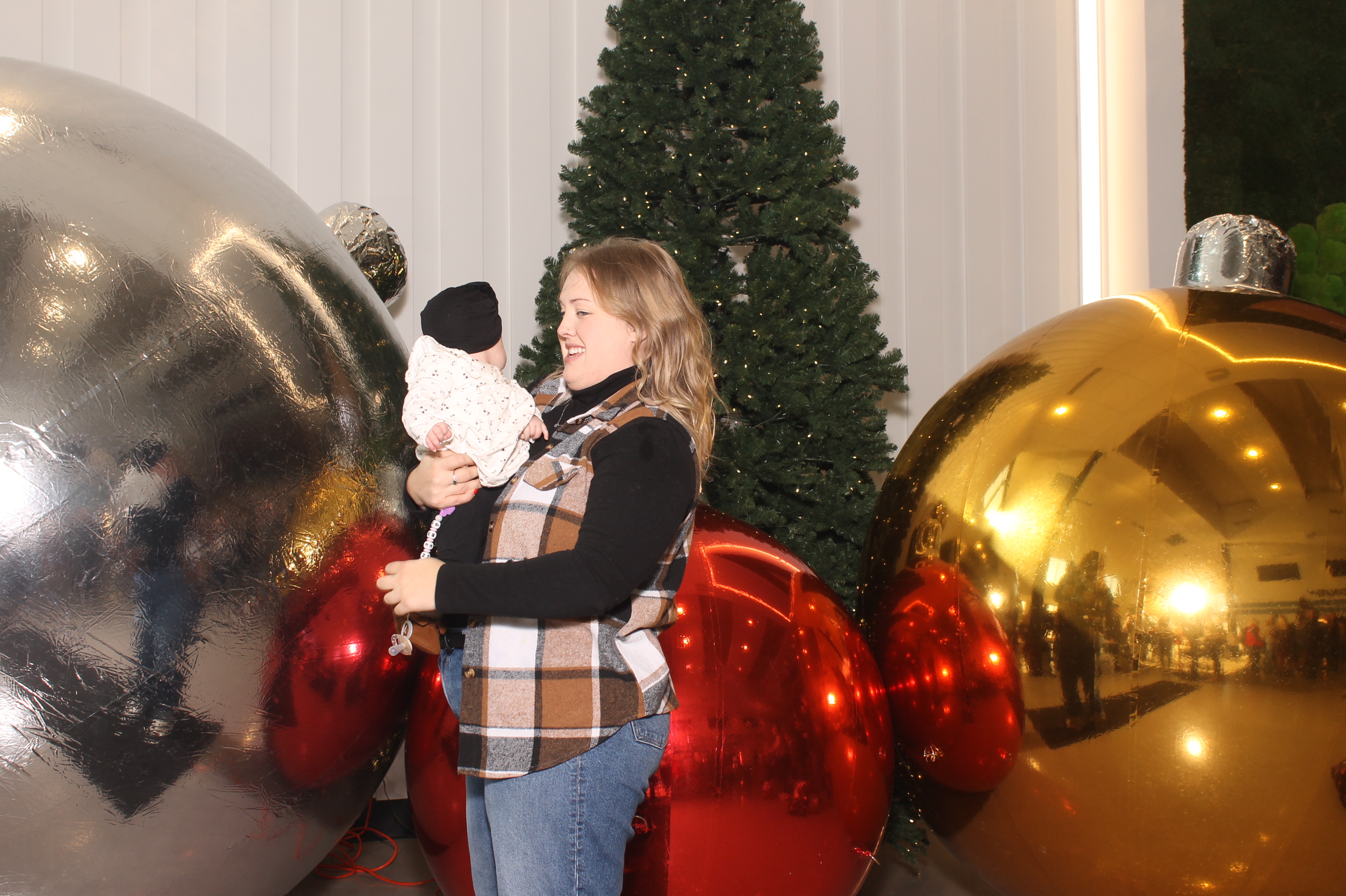 Rivers Crossing Christmas Invite | View more photos from the event at gallery.photoboothcincy.com/u/PhotoBoothCincy/Rivers-Crossing-Christmas-Invite