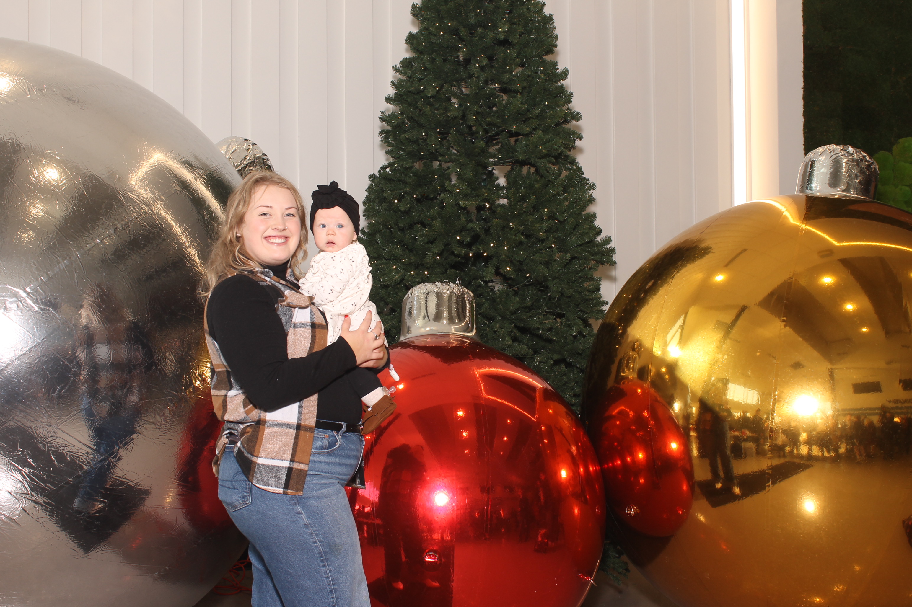 Rivers Crossing Christmas Invite | View more photos from the event at gallery.photoboothcincy.com/u/PhotoBoothCincy/Rivers-Crossing-Christmas-Invite