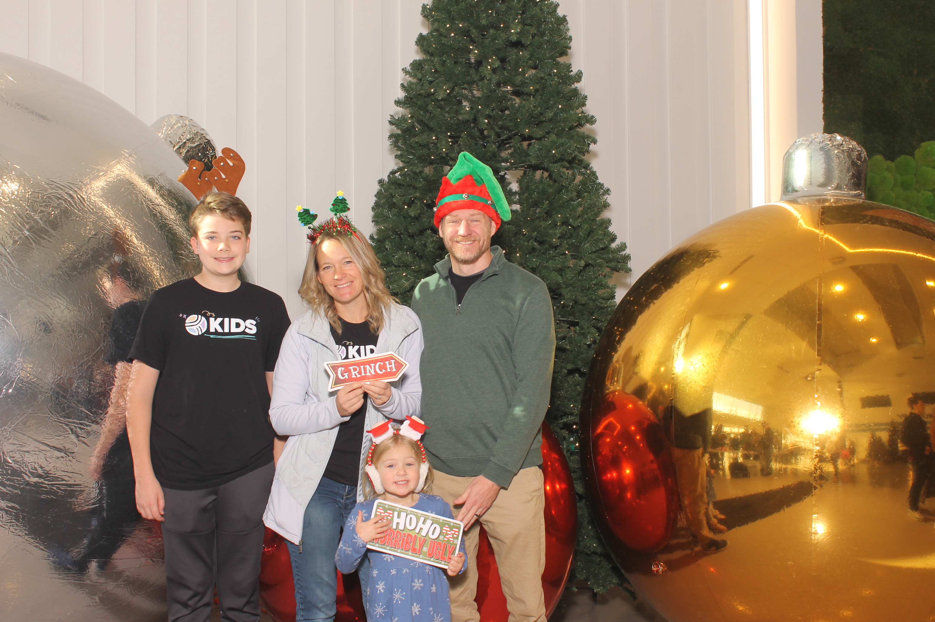 Rivers Crossing Christmas Invite | View more photos from the event at gallery.photoboothcincy.com/u/PhotoBoothCincy/Rivers-Crossing-Christmas-Invite