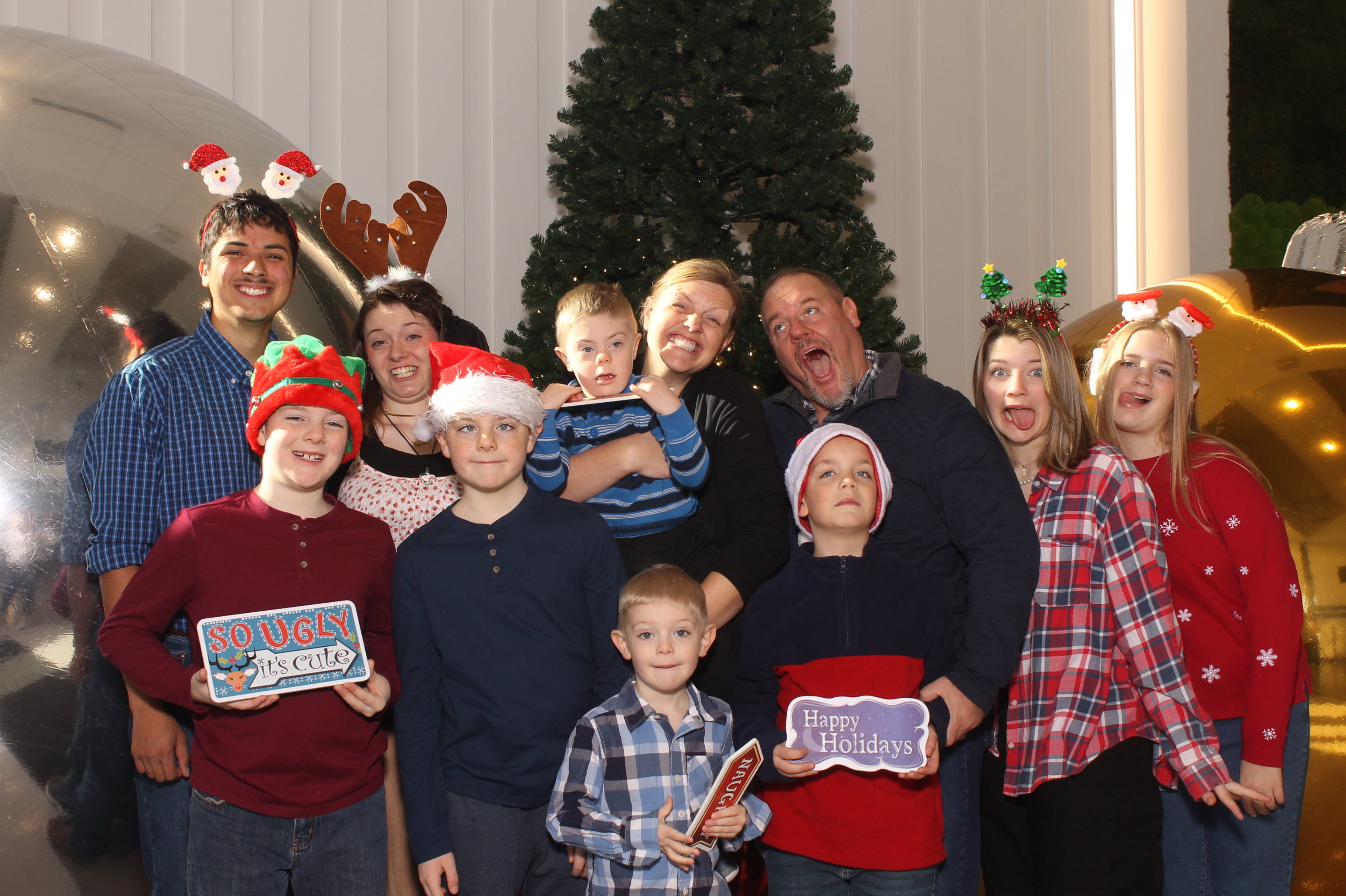 Rivers Crossing Christmas Invite | View more photos from the event at gallery.photoboothcincy.com/u/PhotoBoothCincy/Rivers-Crossing-Christmas-Invite