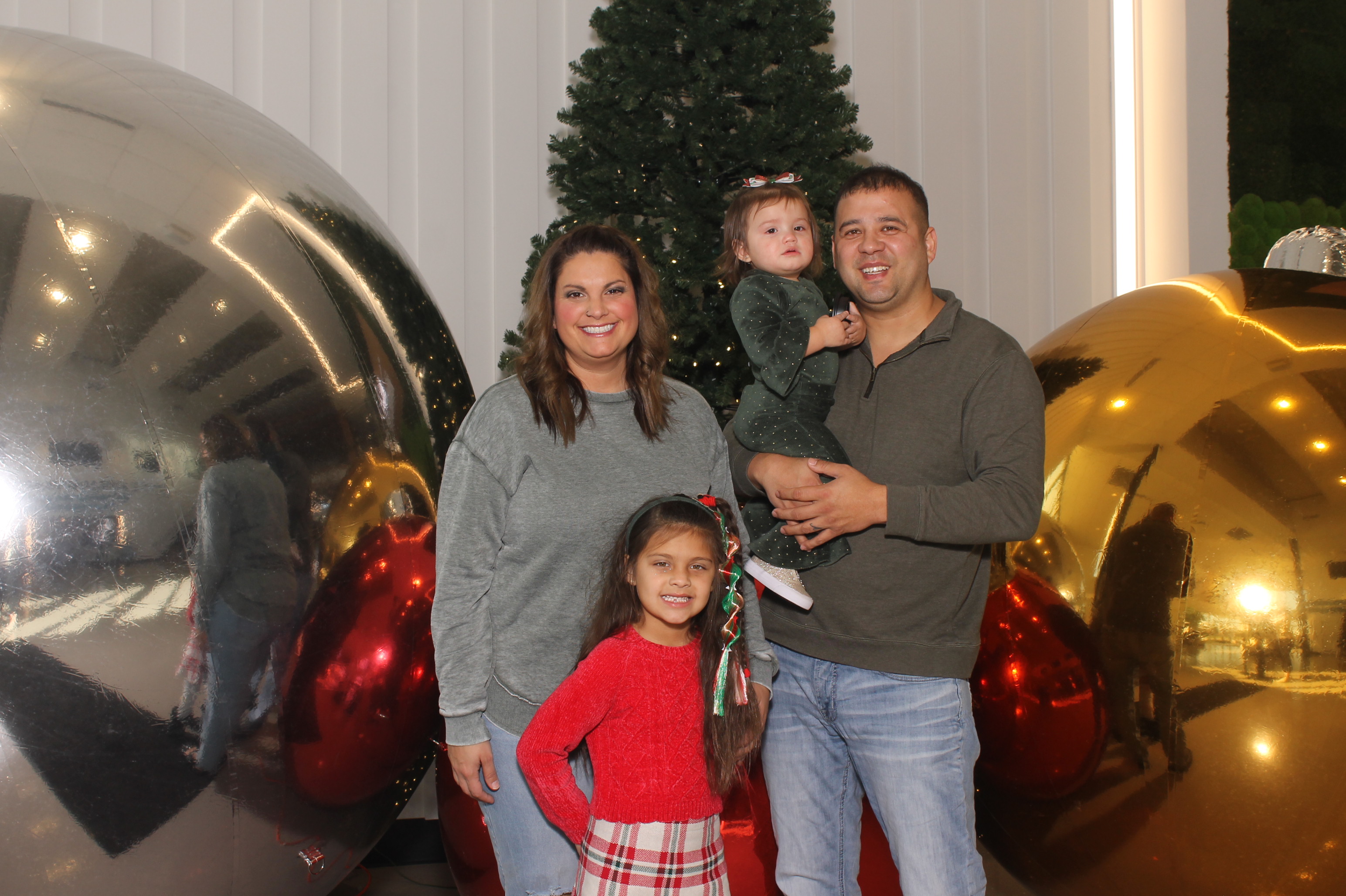 Rivers Crossing Christmas Invite | View more photos from the event at gallery.photoboothcincy.com/u/PhotoBoothCincy/Rivers-Crossing-Christmas-Invite