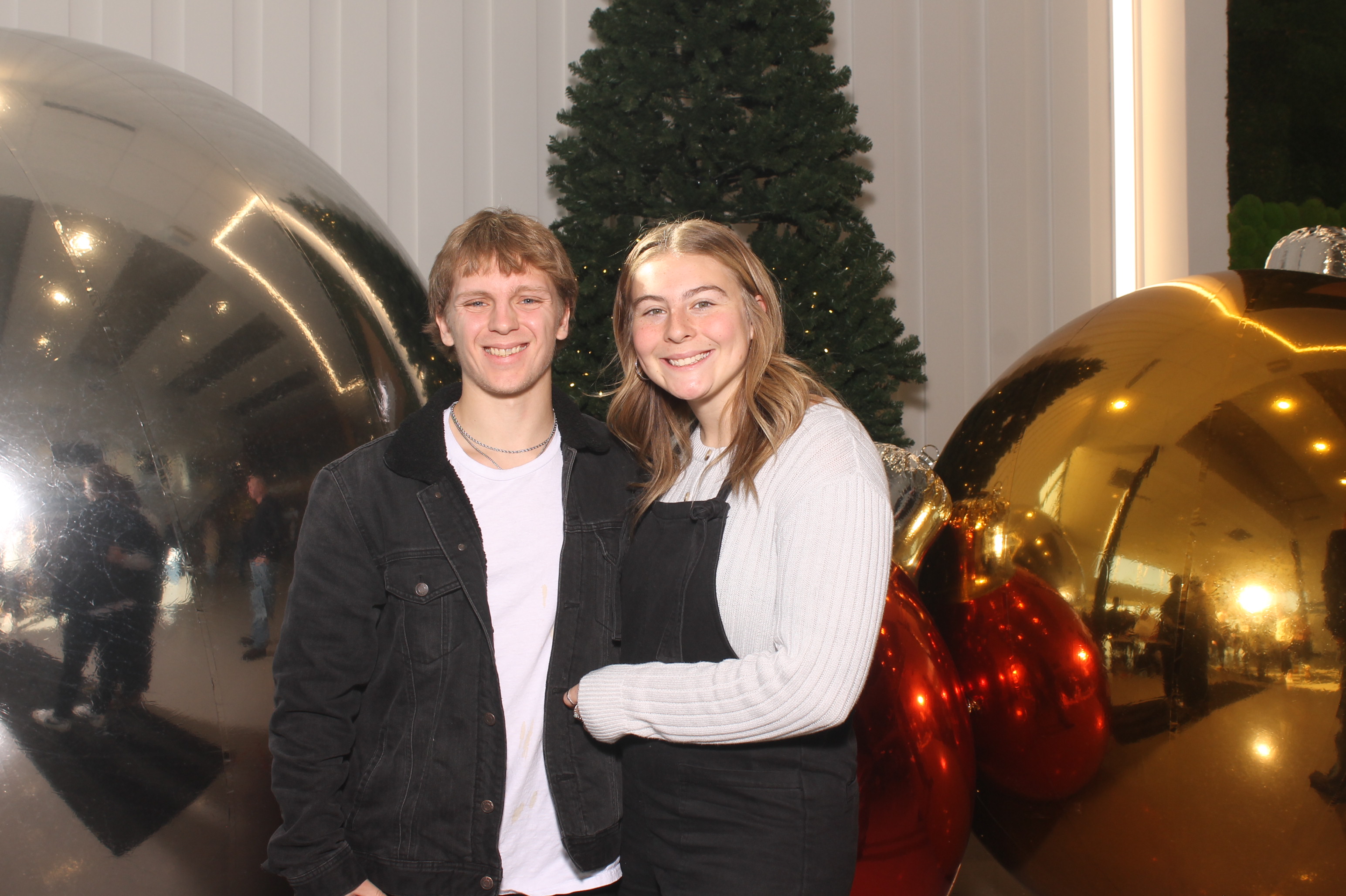Rivers Crossing Christmas Invite | View more photos from the event at gallery.photoboothcincy.com/u/PhotoBoothCincy/Rivers-Crossing-Christmas-Invite
