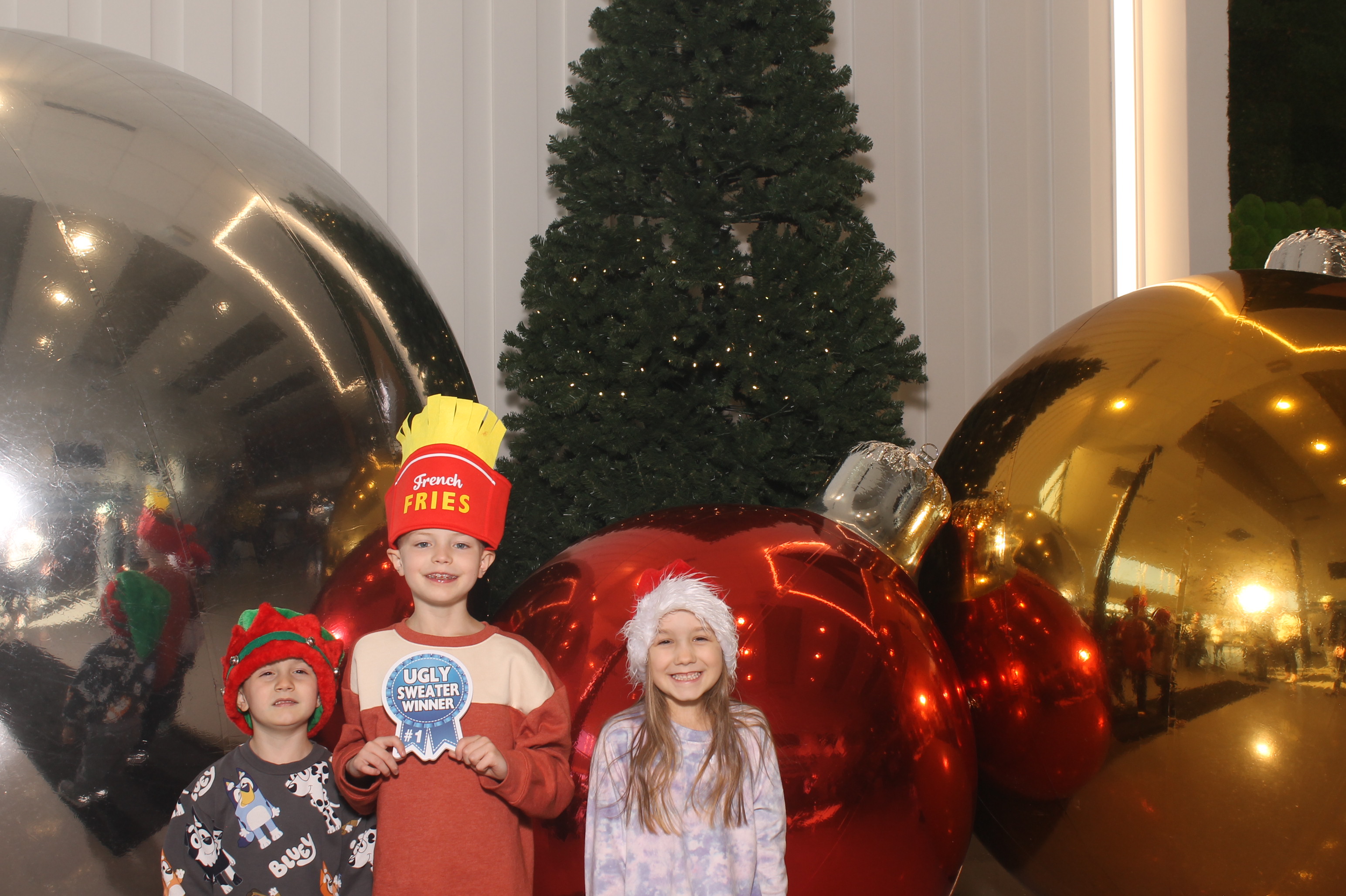Rivers Crossing Christmas Invite | View more photos from the event at gallery.photoboothcincy.com/u/PhotoBoothCincy/Rivers-Crossing-Christmas-Invite