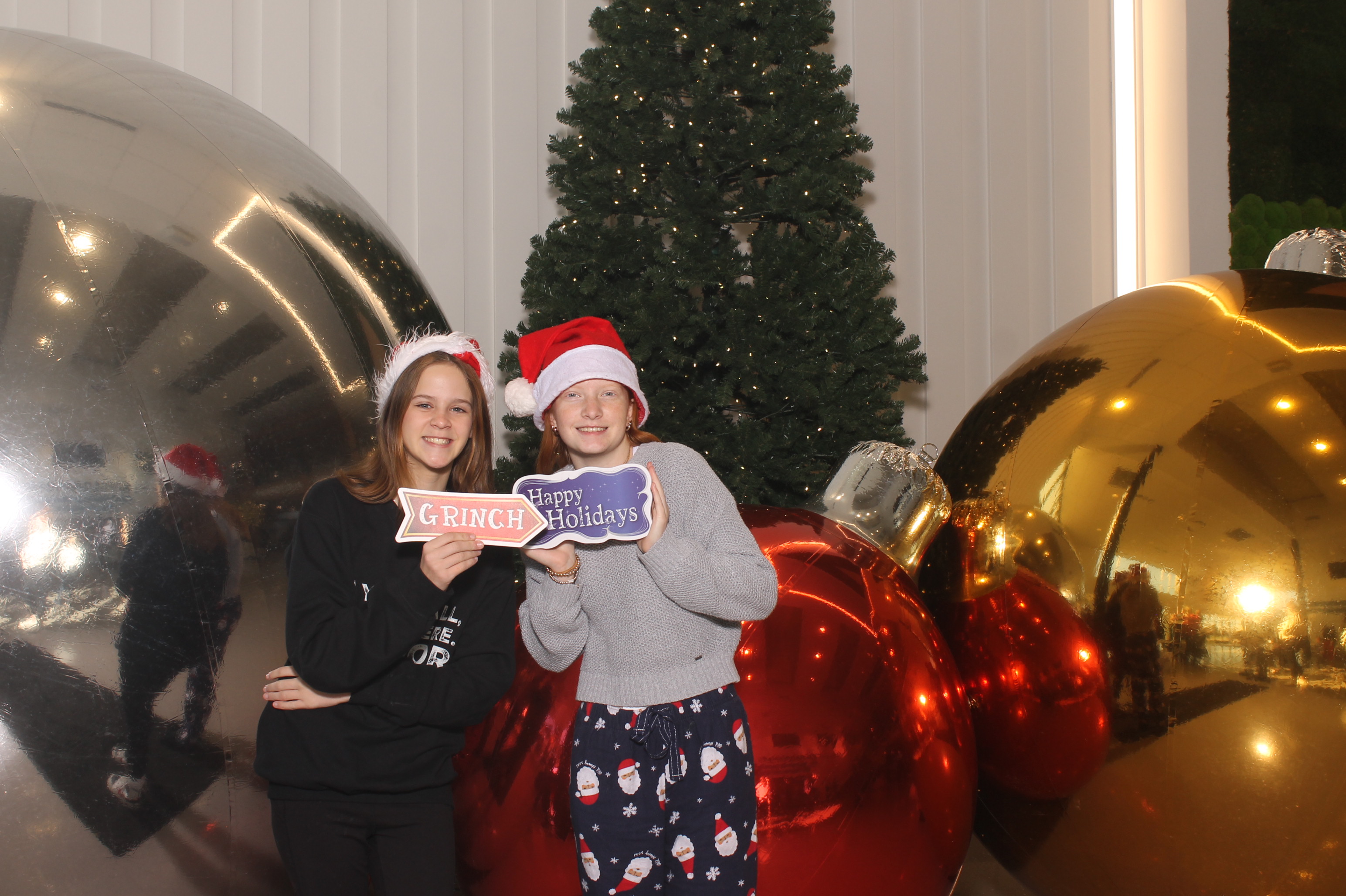 Rivers Crossing Christmas Invite | View more photos from the event at gallery.photoboothcincy.com/u/PhotoBoothCincy/Rivers-Crossing-Christmas-Invite