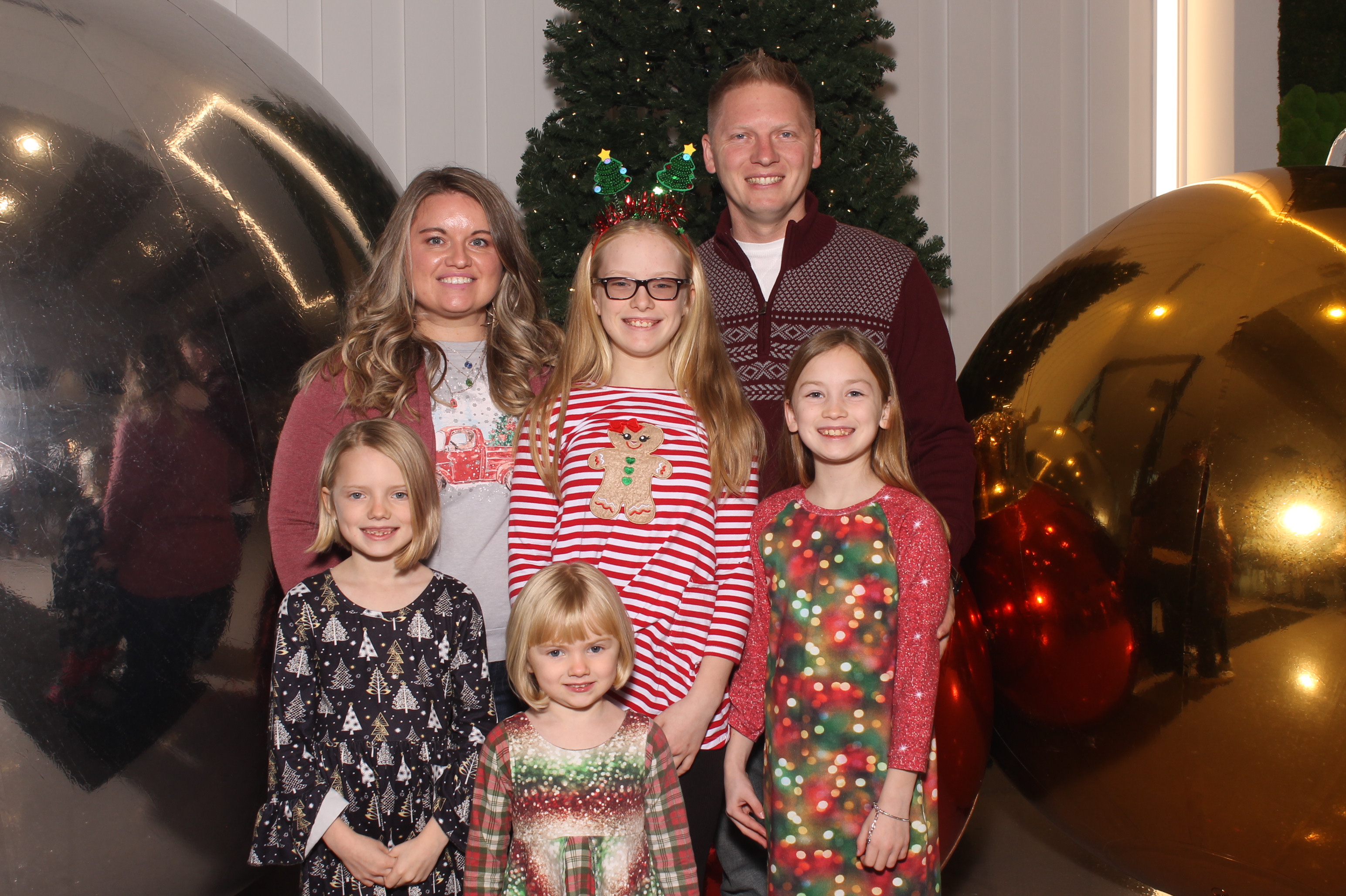 Rivers Crossing Christmas Invite | View more photos from the event at gallery.photoboothcincy.com/u/PhotoBoothCincy/Rivers-Crossing-Christmas-Invite