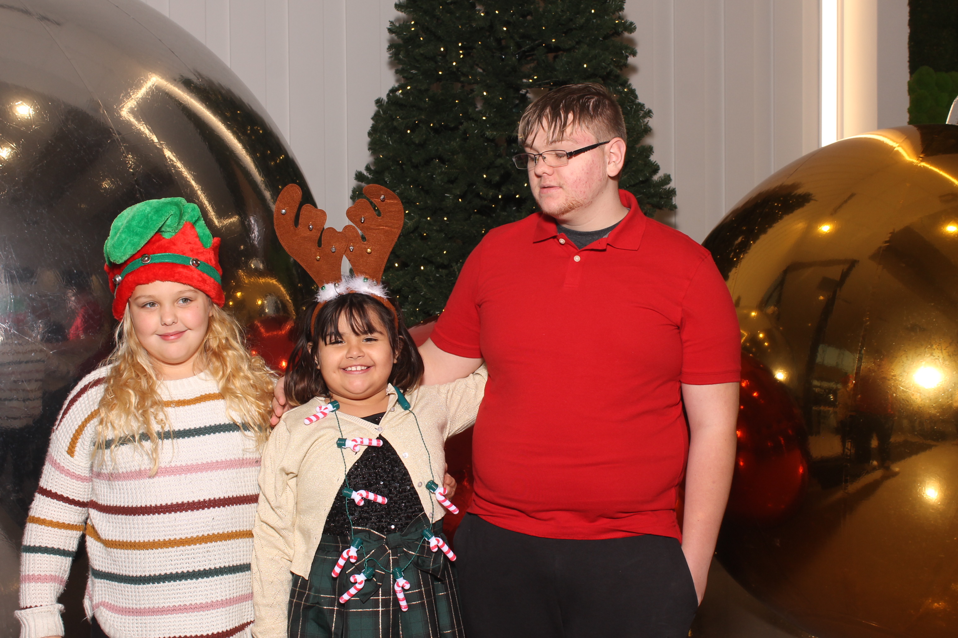 Rivers Crossing Christmas Invite | View more photos from the event at gallery.photoboothcincy.com/u/PhotoBoothCincy/Rivers-Crossing-Christmas-Invite