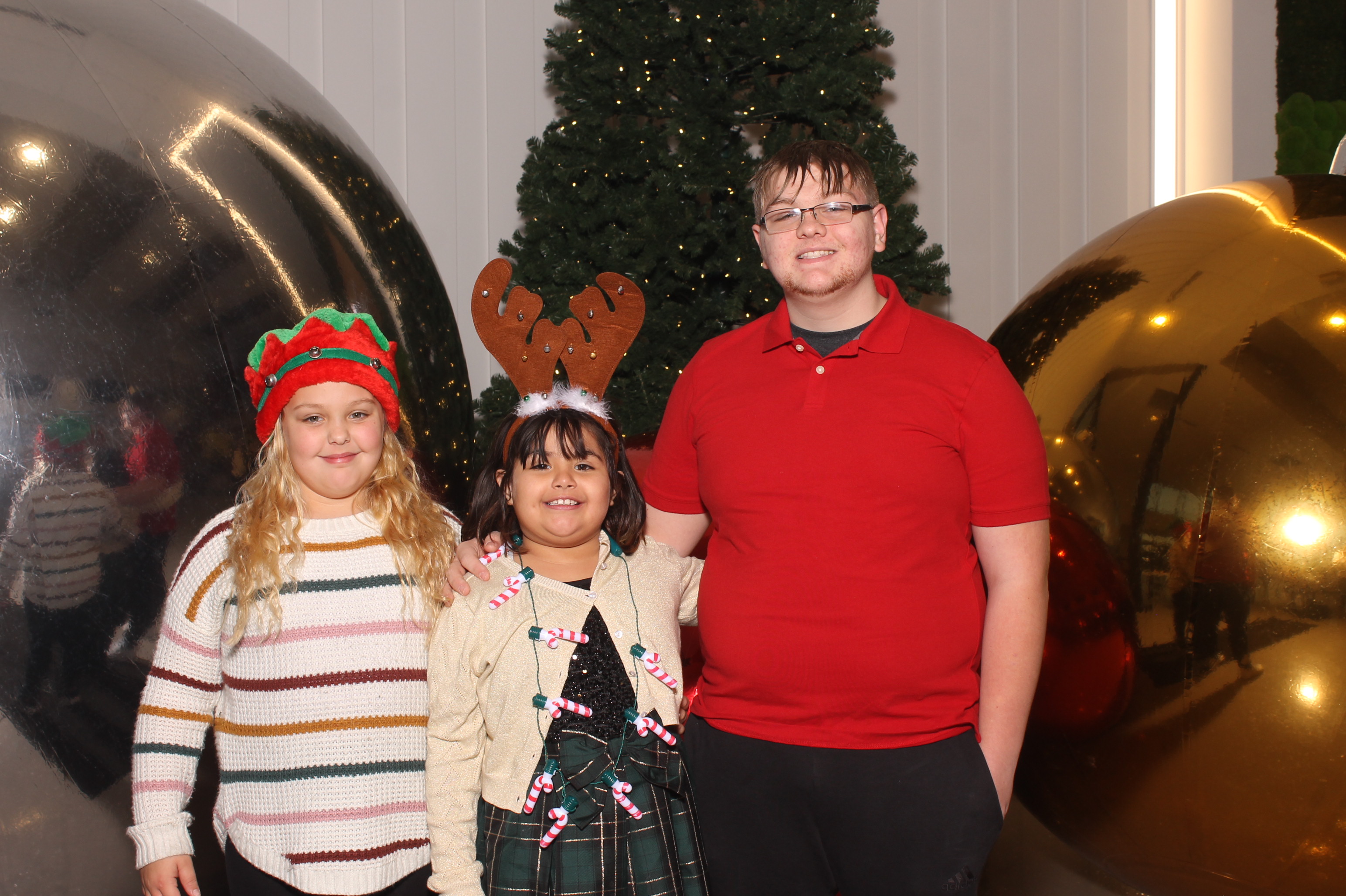 Rivers Crossing Christmas Invite | View more photos from the event at gallery.photoboothcincy.com/u/PhotoBoothCincy/Rivers-Crossing-Christmas-Invite