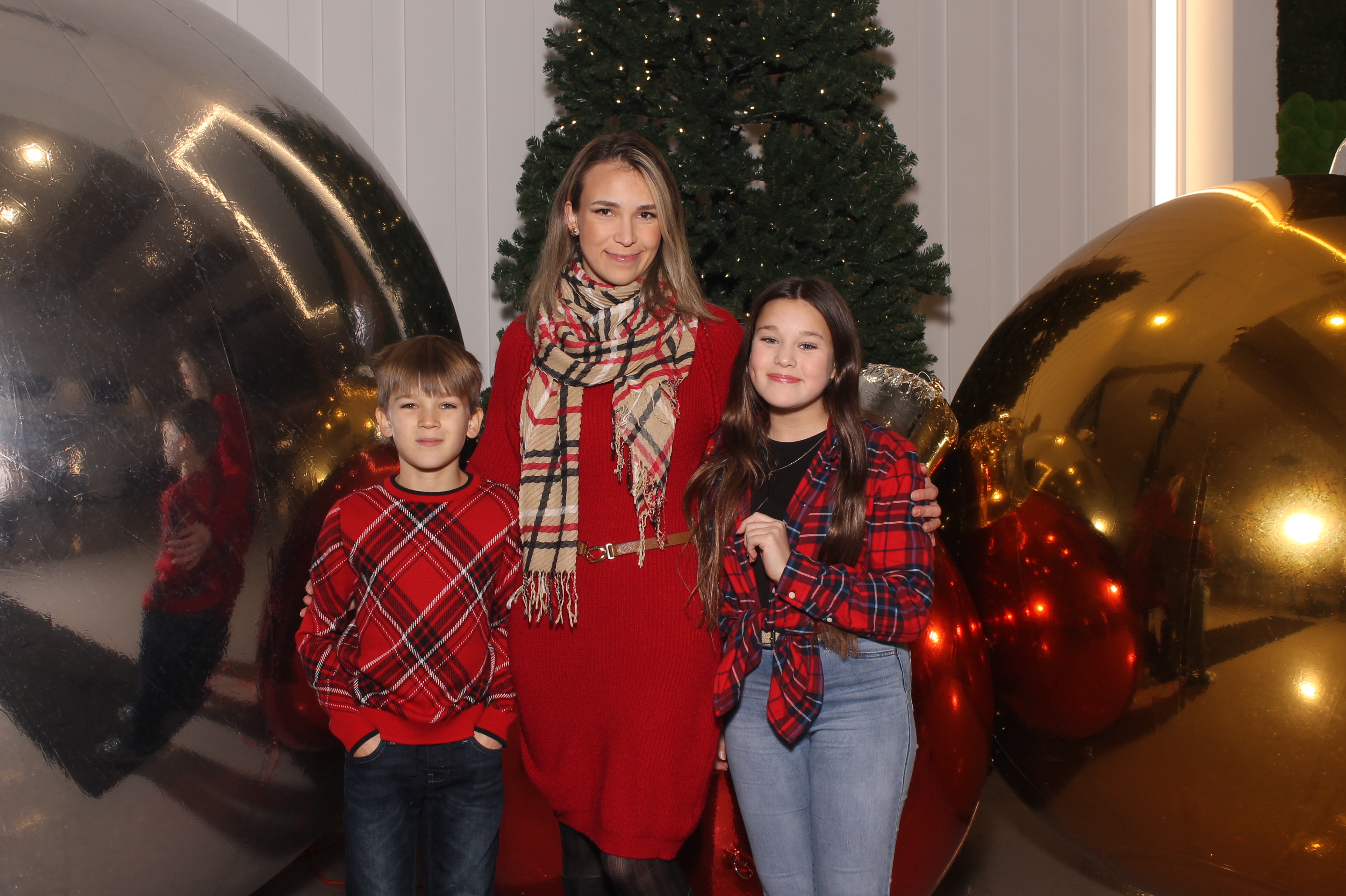 Rivers Crossing Christmas Invite | View more photos from the event at gallery.photoboothcincy.com/u/PhotoBoothCincy/Rivers-Crossing-Christmas-Invite