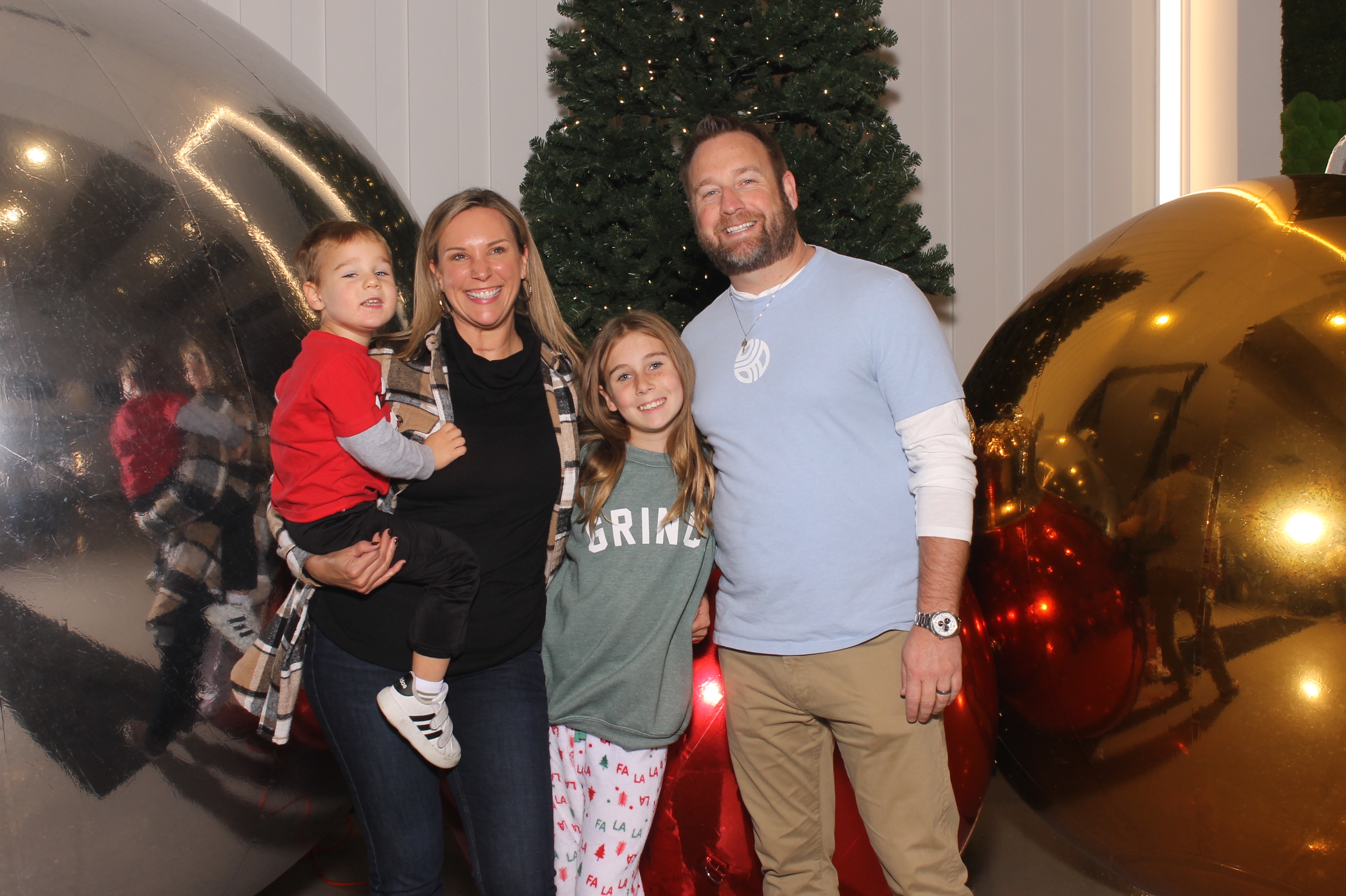 Rivers Crossing Christmas Invite | View more photos from the event at gallery.photoboothcincy.com/u/PhotoBoothCincy/Rivers-Crossing-Christmas-Invite