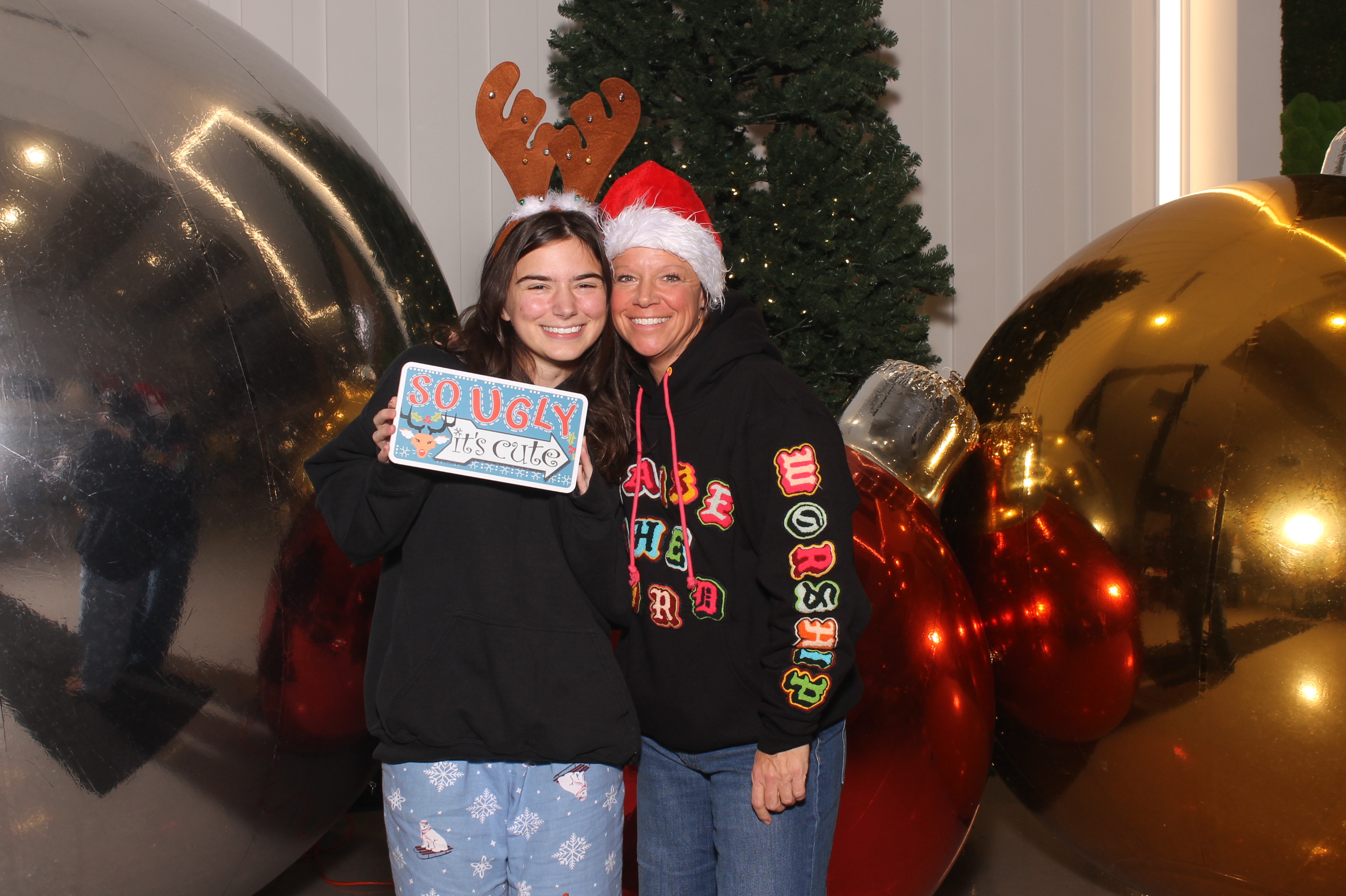 Rivers Crossing Christmas Invite | View more photos from the event at gallery.photoboothcincy.com/u/PhotoBoothCincy/Rivers-Crossing-Christmas-Invite