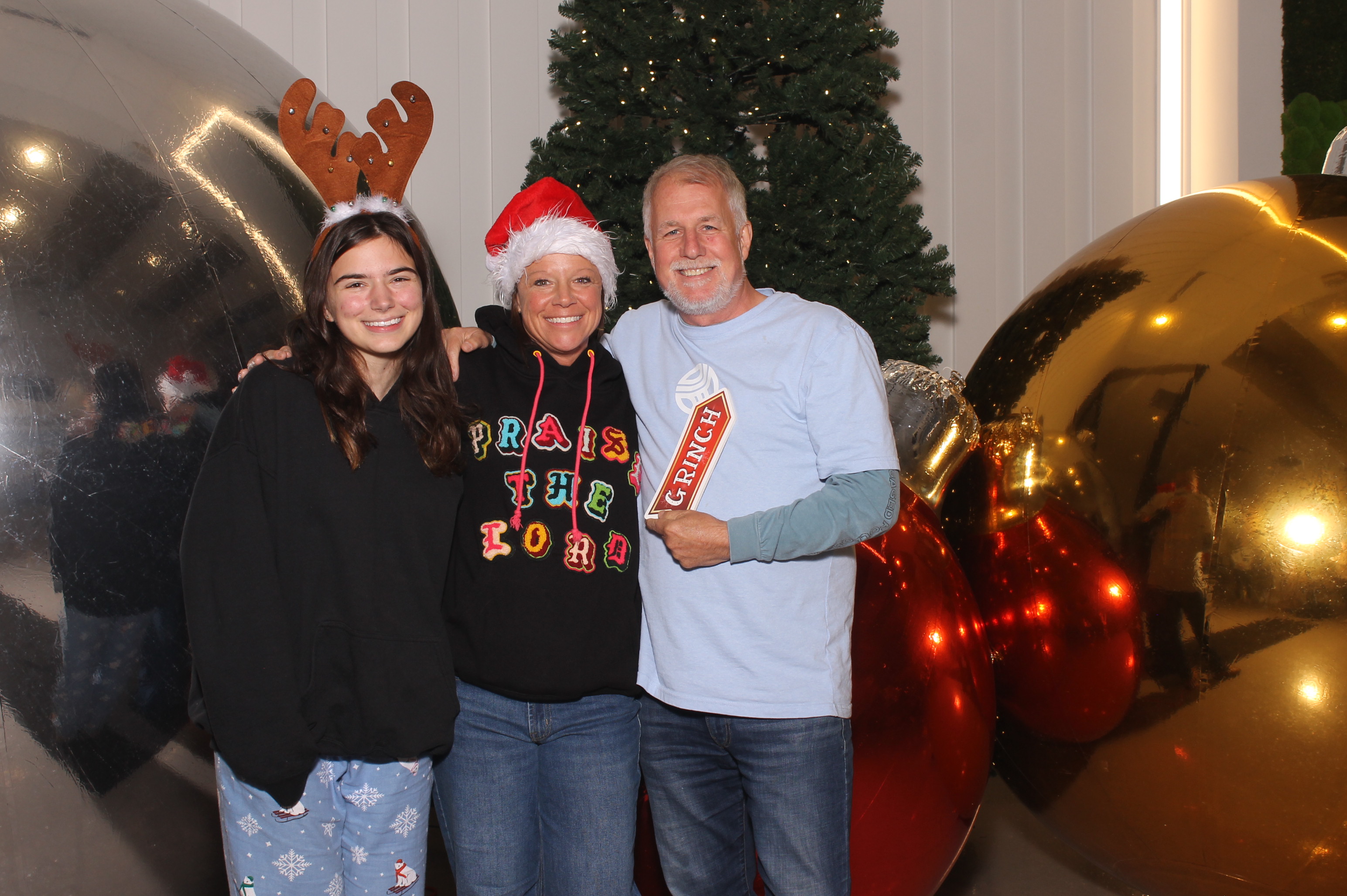Rivers Crossing Christmas Invite | View more photos from the event at gallery.photoboothcincy.com/u/PhotoBoothCincy/Rivers-Crossing-Christmas-Invite