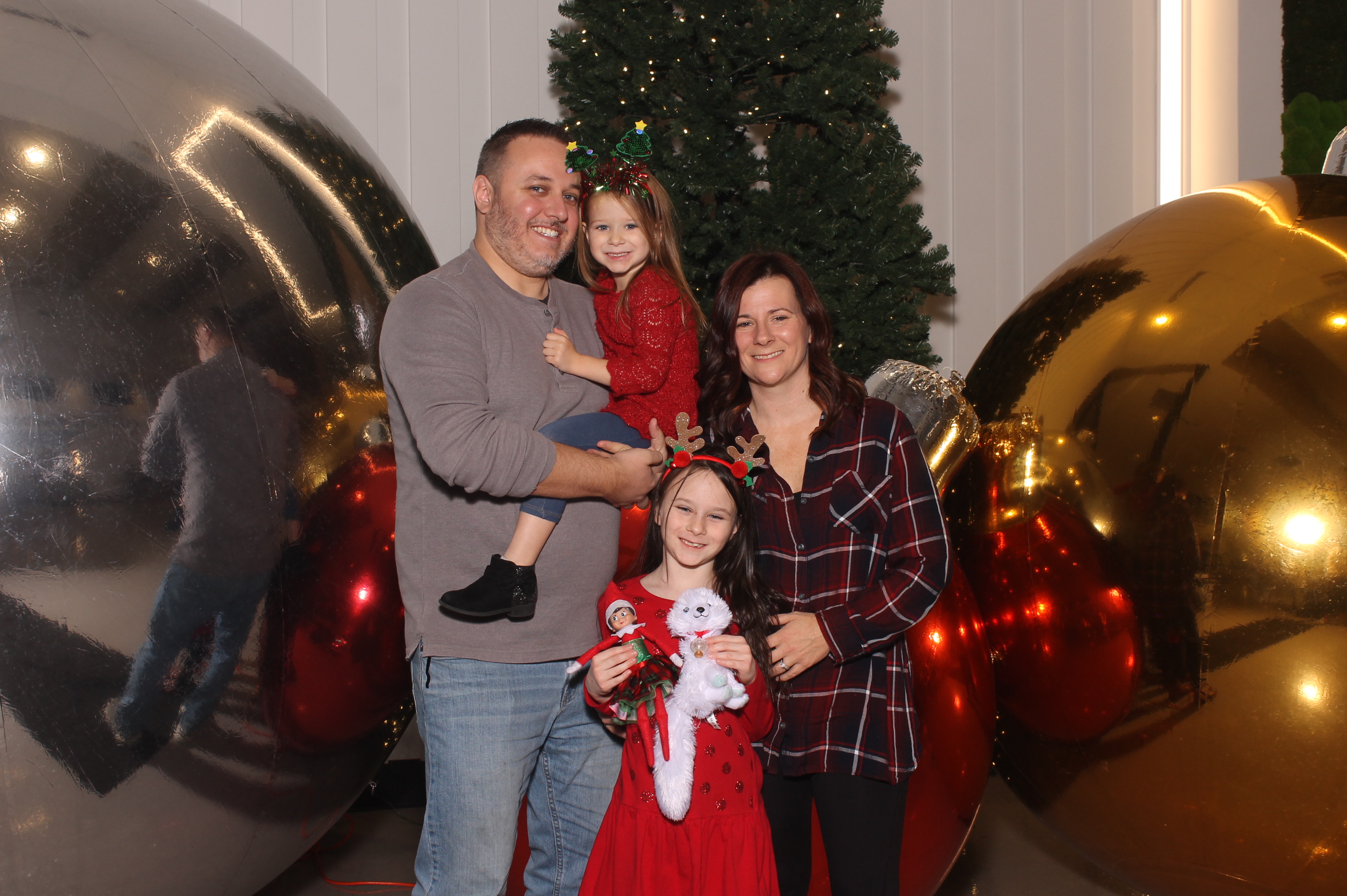 Rivers Crossing Christmas Invite | View more photos from the event at gallery.photoboothcincy.com/u/PhotoBoothCincy/Rivers-Crossing-Christmas-Invite
