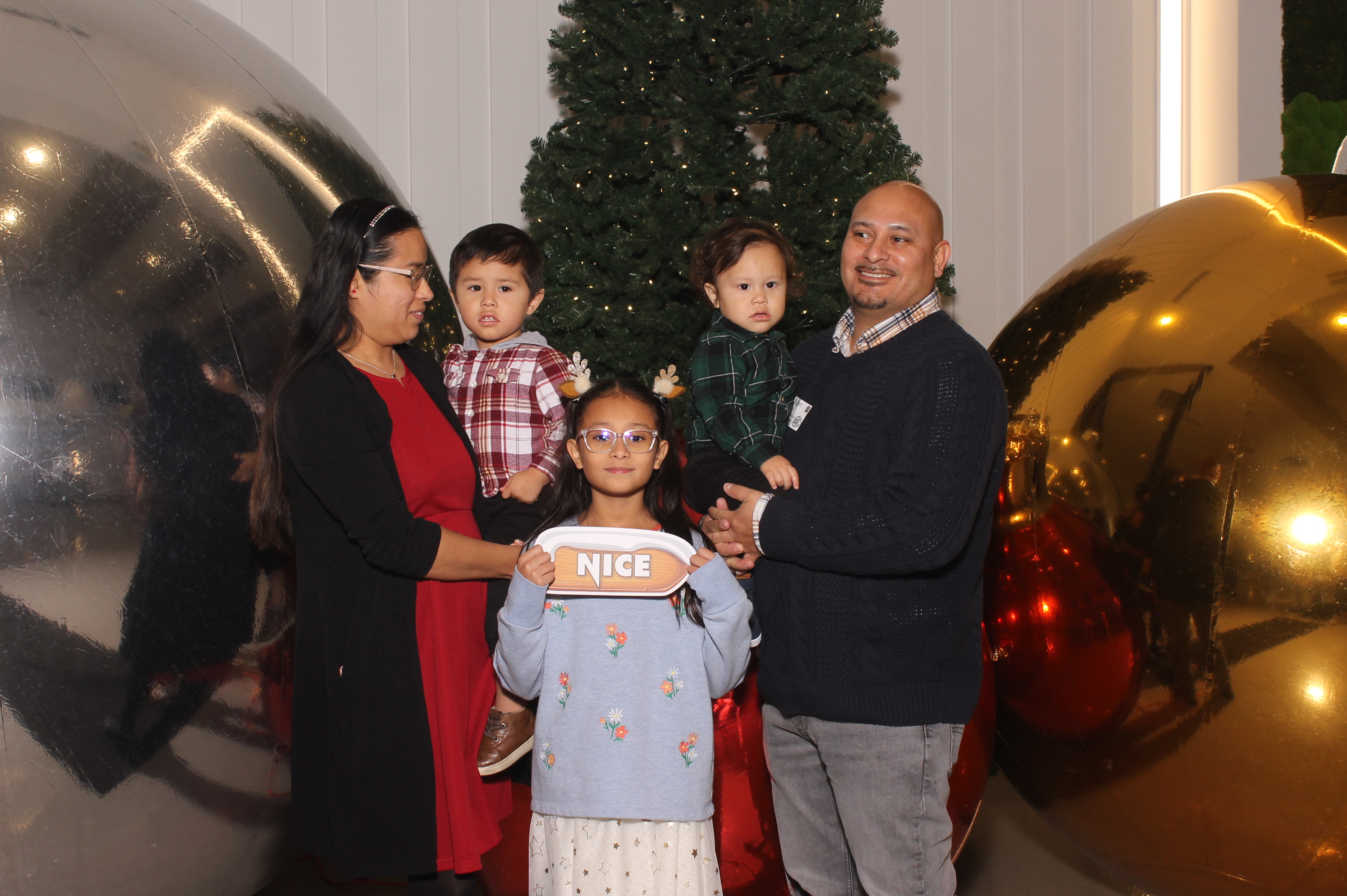 Rivers Crossing Christmas Invite | View more photos from the event at gallery.photoboothcincy.com/u/PhotoBoothCincy/Rivers-Crossing-Christmas-Invite