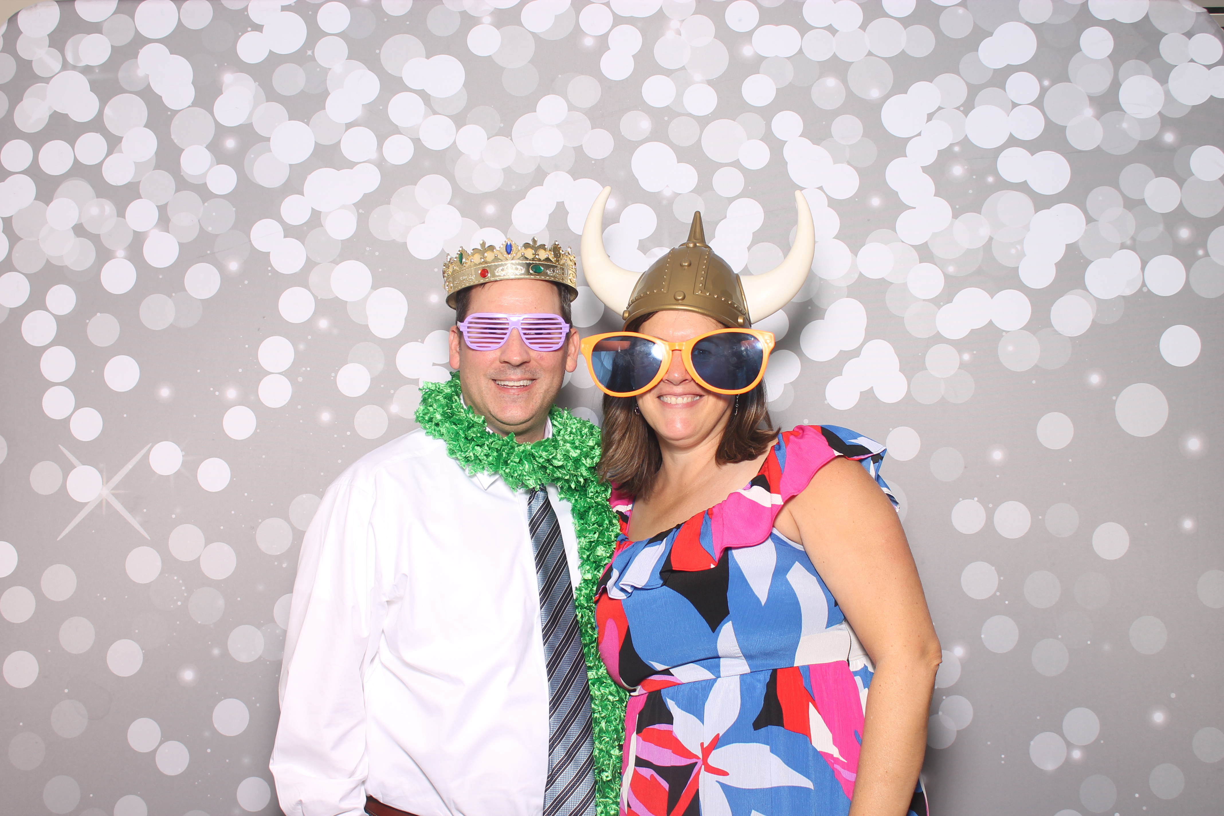 Robert & Lori | View more photos from the event at gallery.photoboothcincy.com/u/PhotoBoothCincy/Robert-Lori