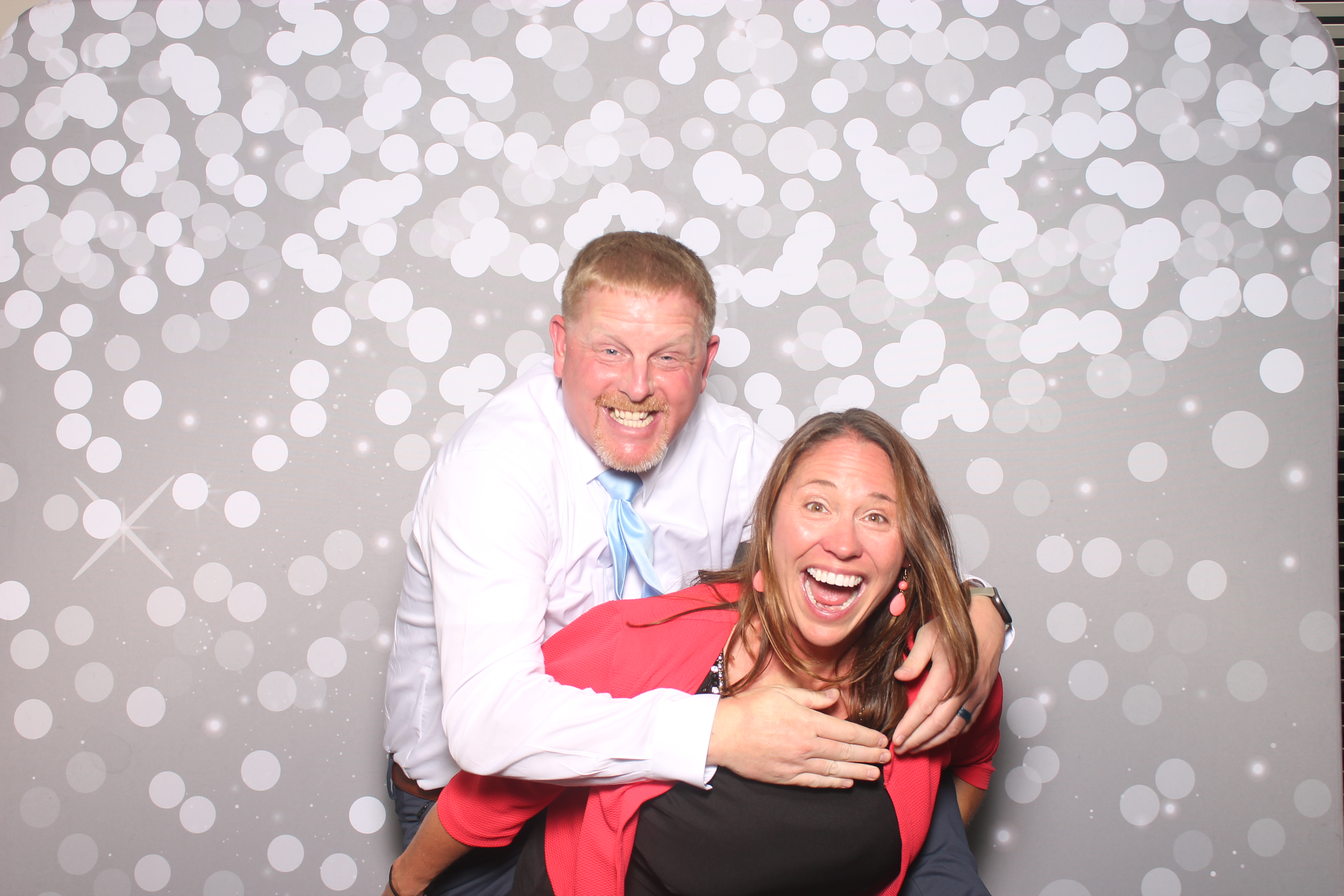 Robert & Lori | View more photos from the event at gallery.photoboothcincy.com/u/PhotoBoothCincy/Robert-Lori