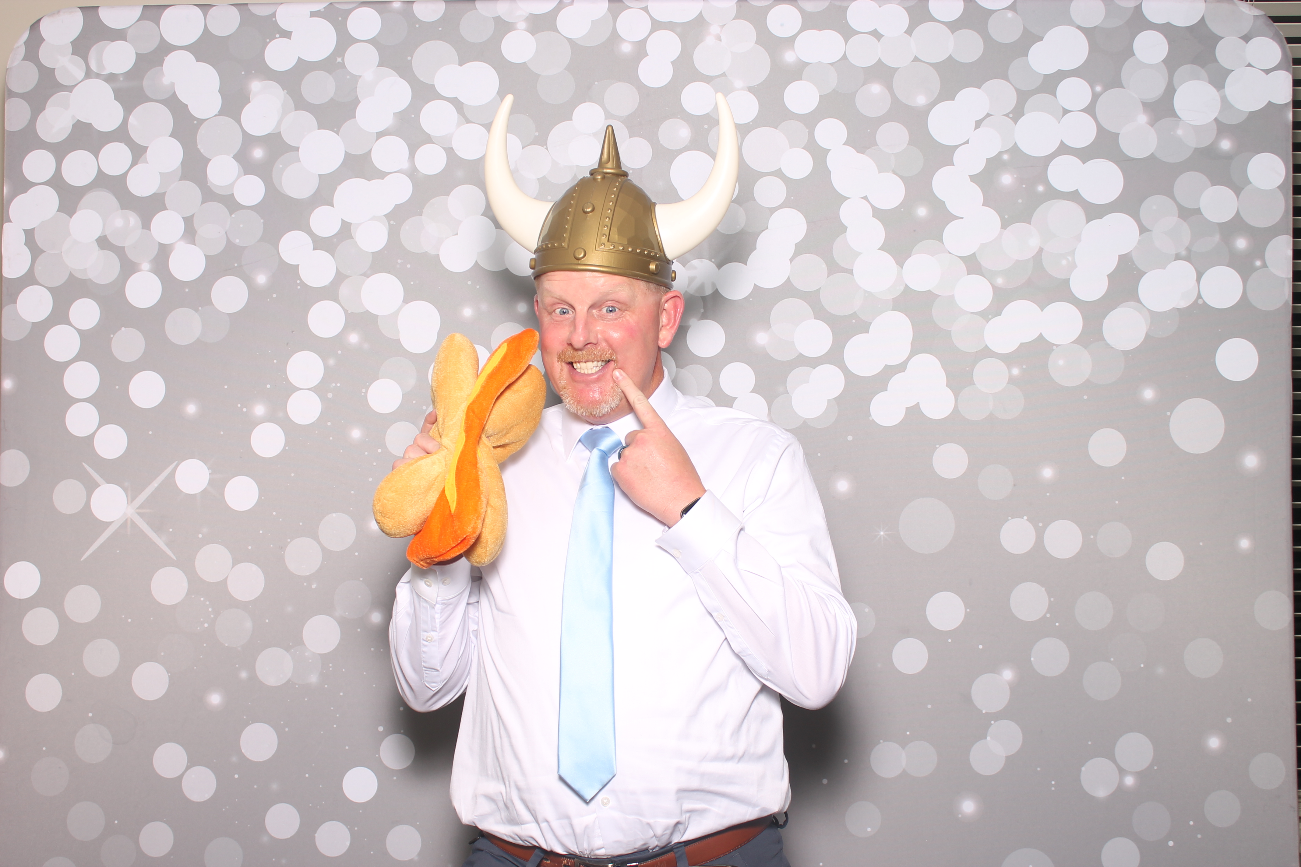 Robert & Lori | View more photos from the event at gallery.photoboothcincy.com/u/PhotoBoothCincy/Robert-Lori