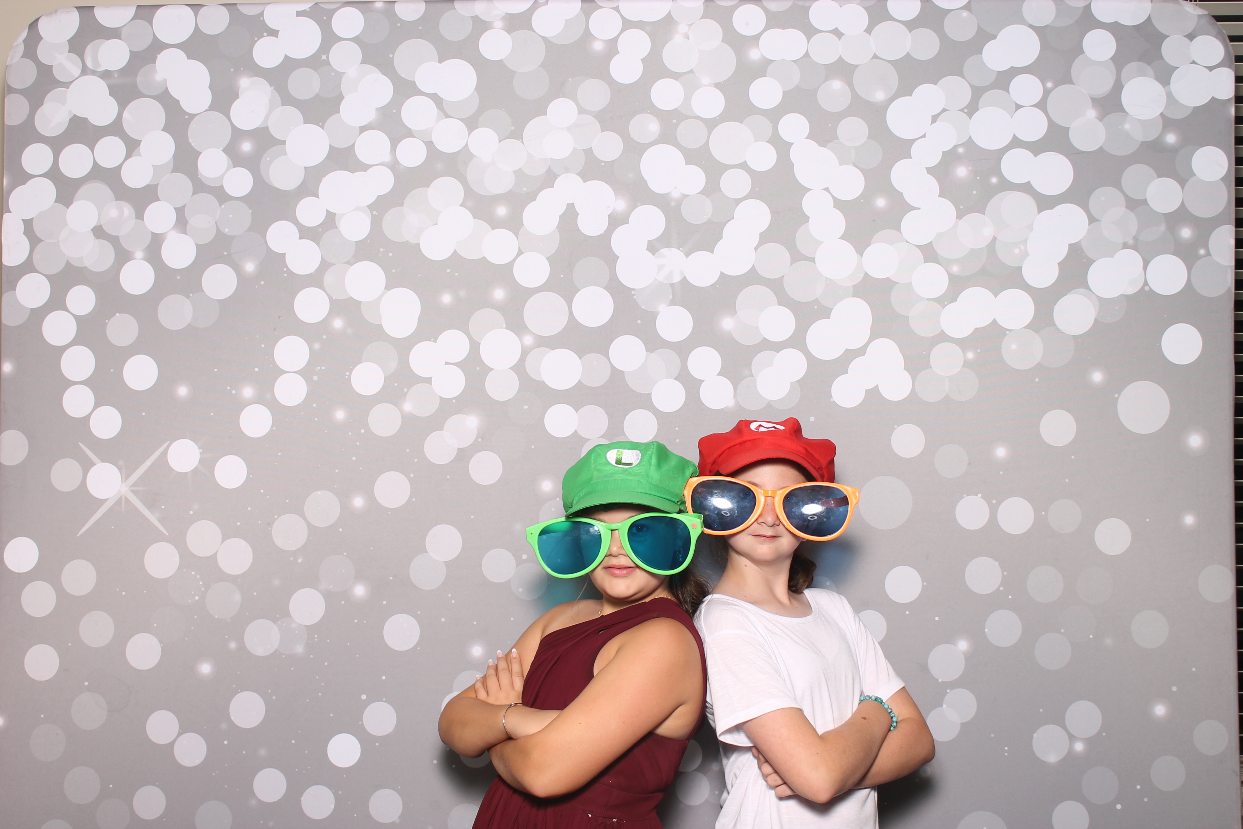 Robert & Lori | View more photos from the event at gallery.photoboothcincy.com/u/PhotoBoothCincy/Robert-Lori