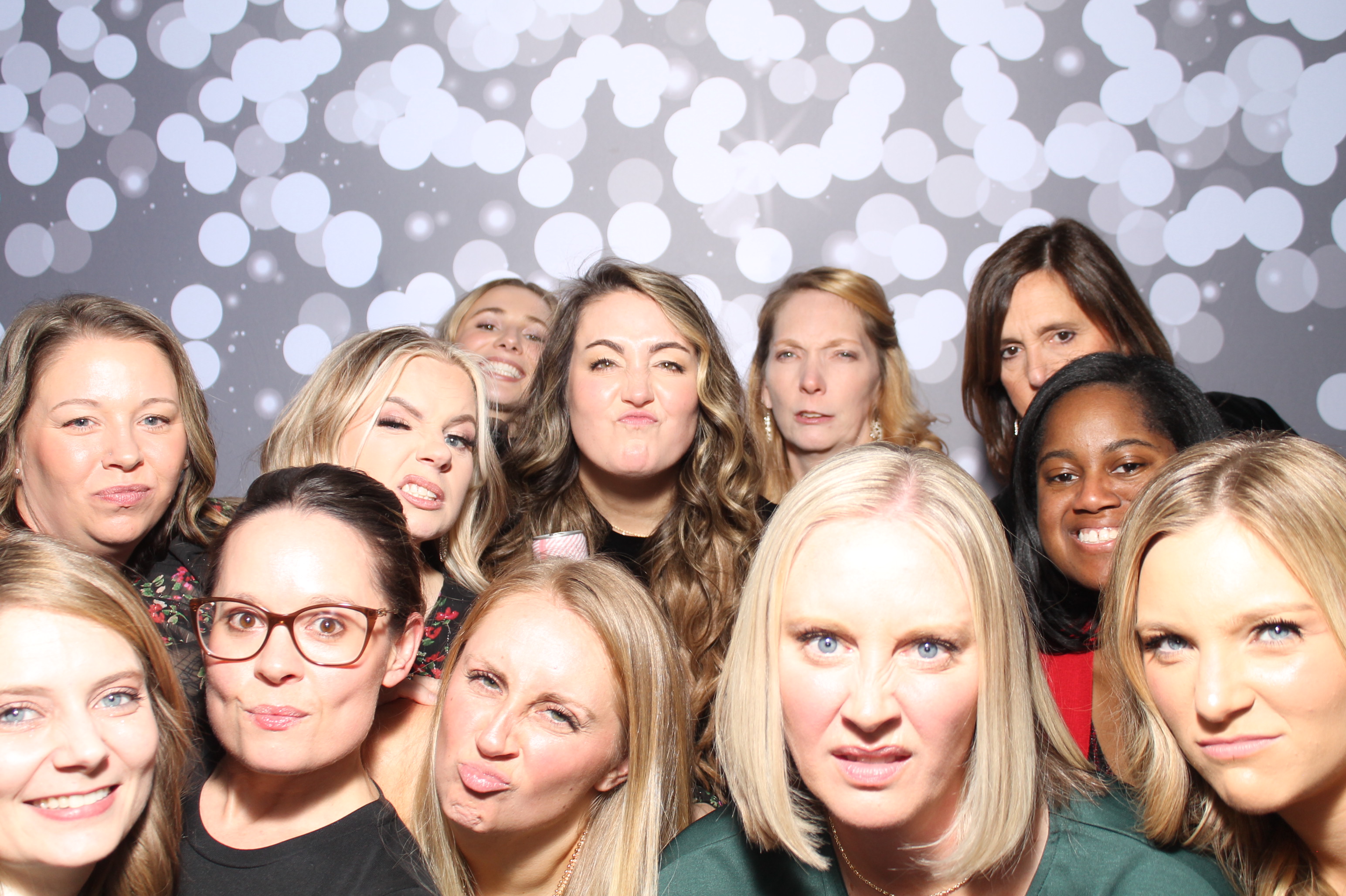 SEI Holiday Party | View more photos from the event at gallery.photoboothcincy.com/u/PhotoBoothCincy/SEI-Holiday-Party