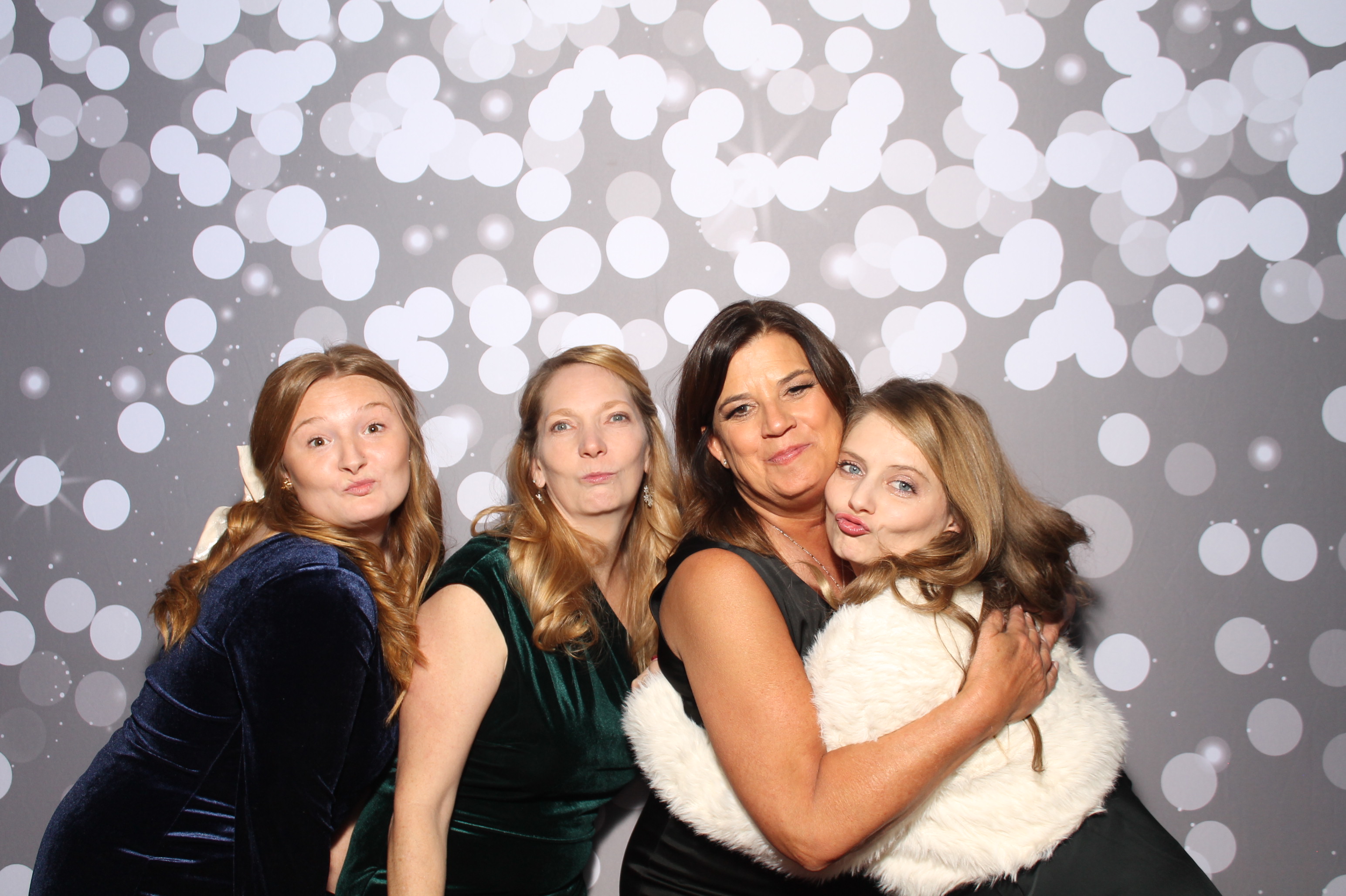 SEI Holiday Party | View more photos from the event at gallery.photoboothcincy.com/u/PhotoBoothCincy/SEI-Holiday-Party