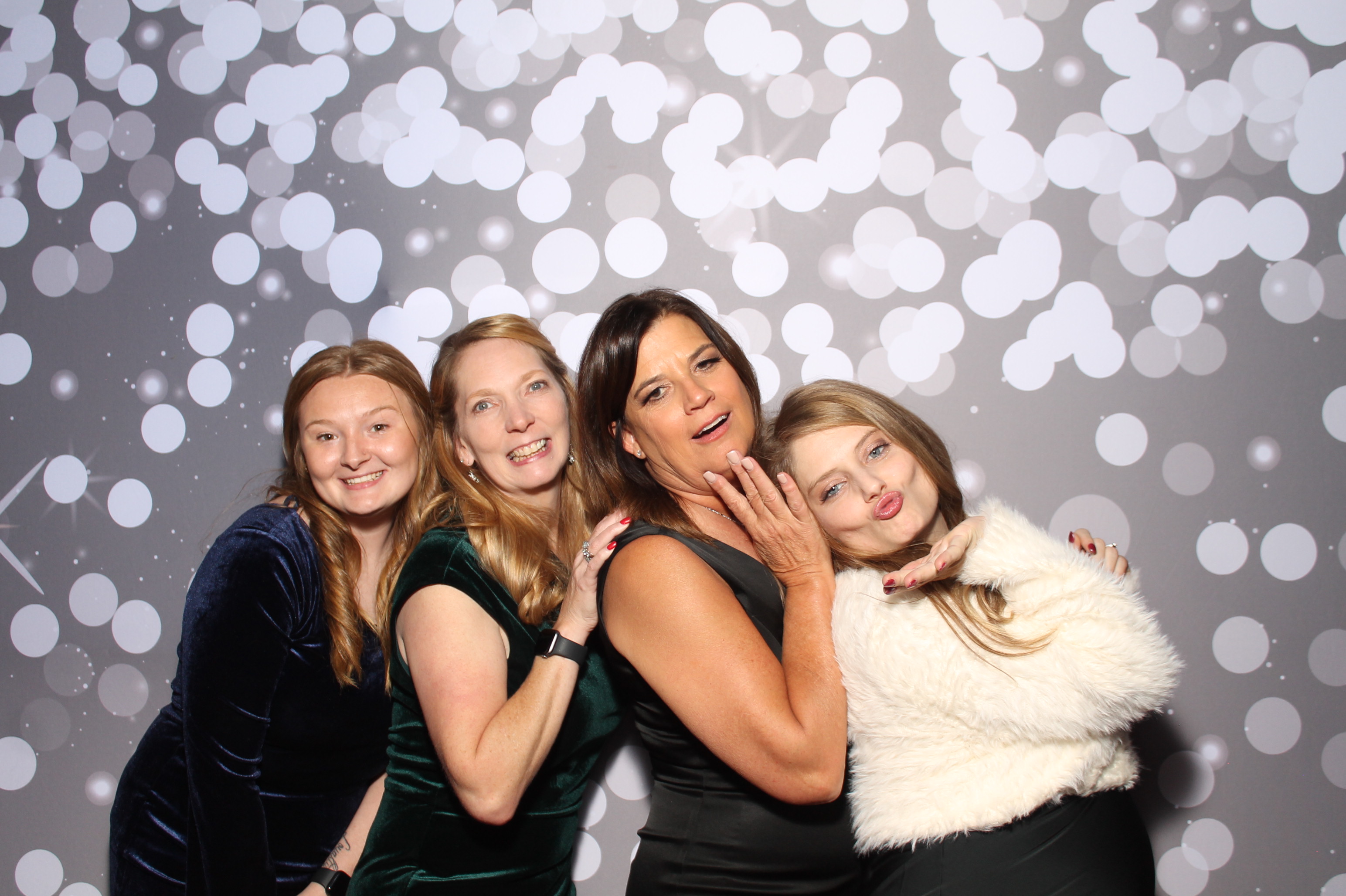SEI Holiday Party | View more photos from the event at gallery.photoboothcincy.com/u/PhotoBoothCincy/SEI-Holiday-Party
