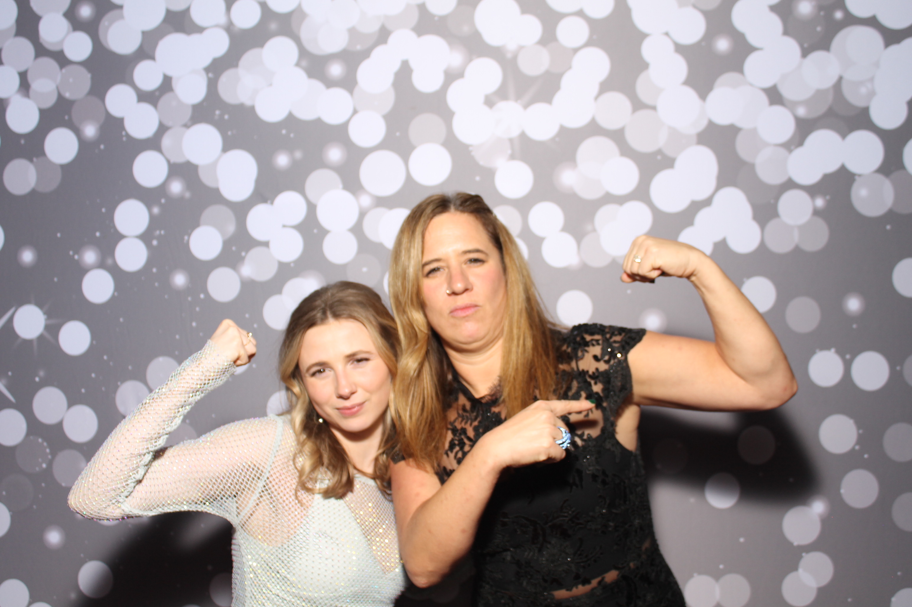 SEI Holiday Party | View more photos from the event at gallery.photoboothcincy.com/u/PhotoBoothCincy/SEI-Holiday-Party