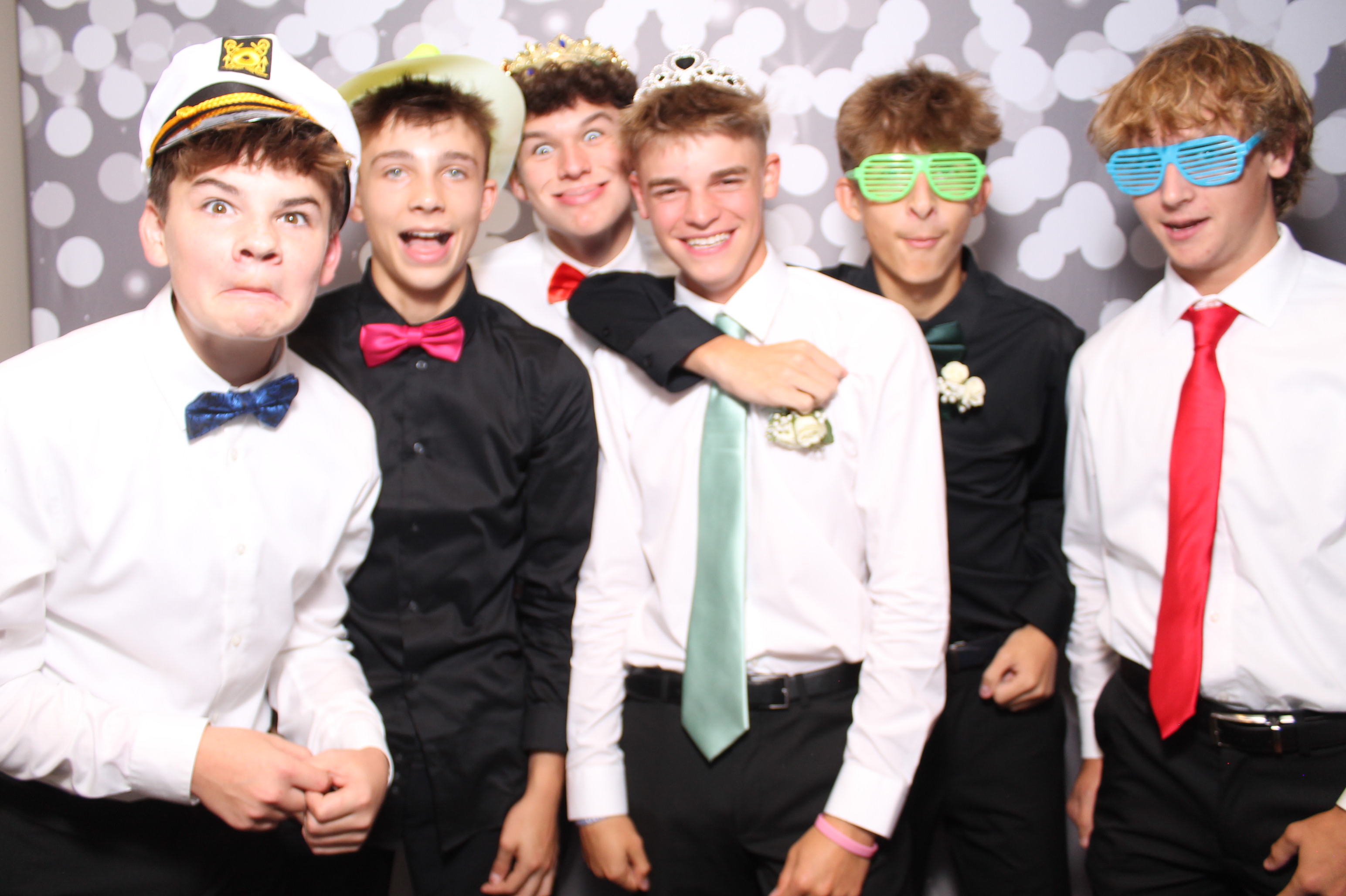 SHDHS Homecoming | View more photos from the event at gallery.photoboothcincy.com/u/PhotoBoothCincy/SHDHS-Homecoming