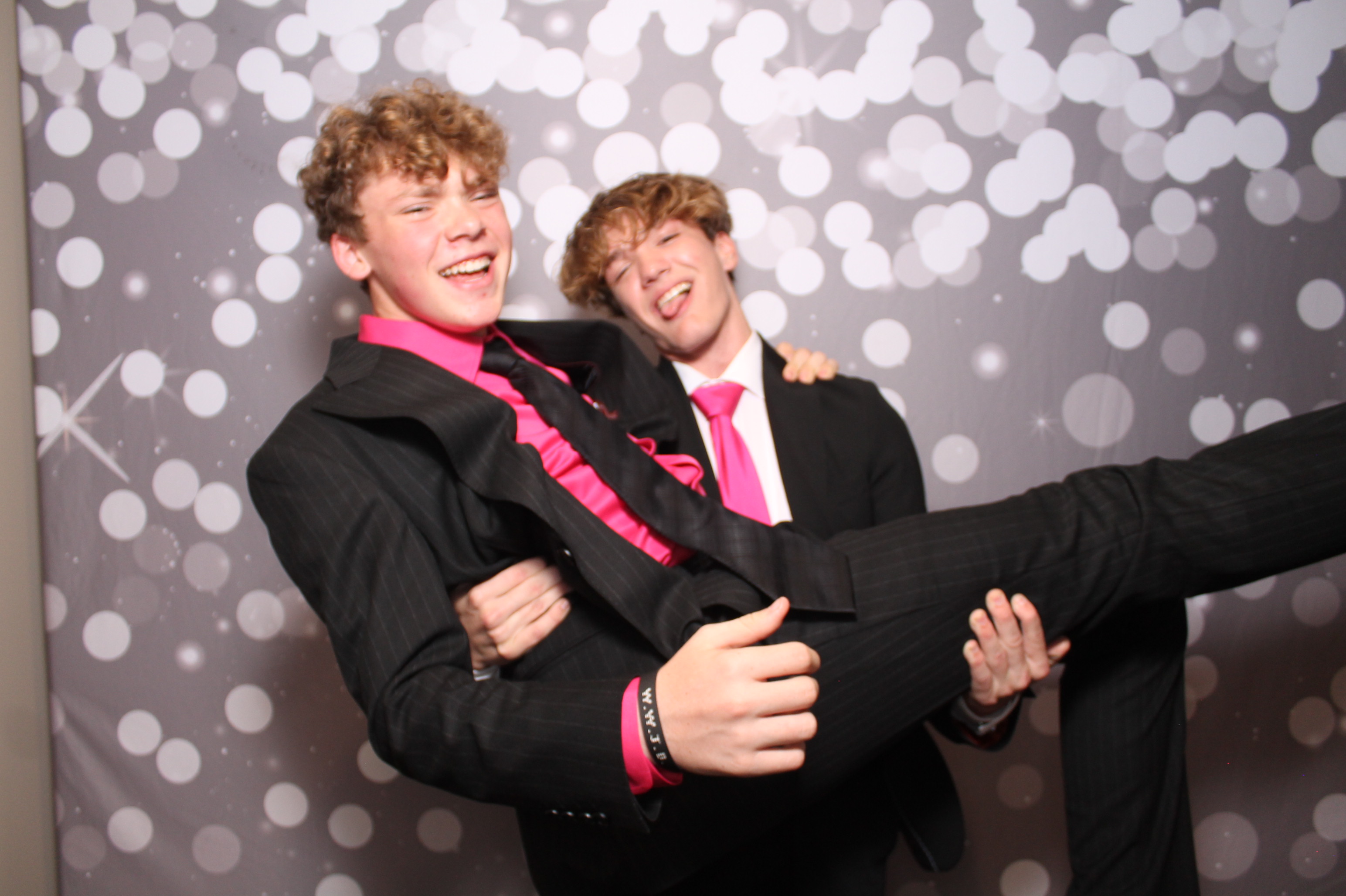 SHDHS Homecoming | View more photos from the event at gallery.photoboothcincy.com/u/PhotoBoothCincy/SHDHS-Homecoming