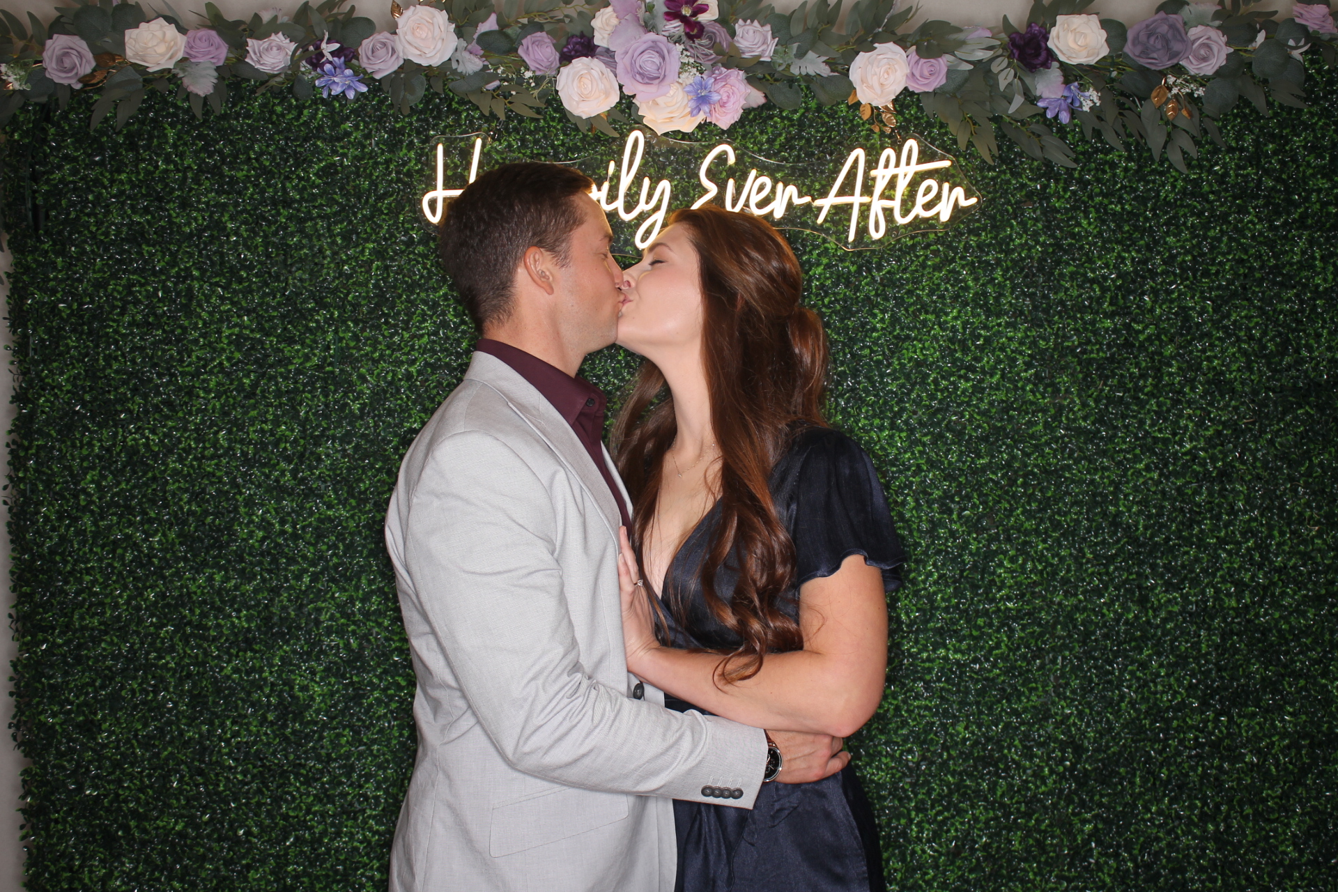 Samantha & Aaron  | View more photos from the event at gallery.photoboothcincy.com/u/PhotoBoothCincy/Samantha-Aaron