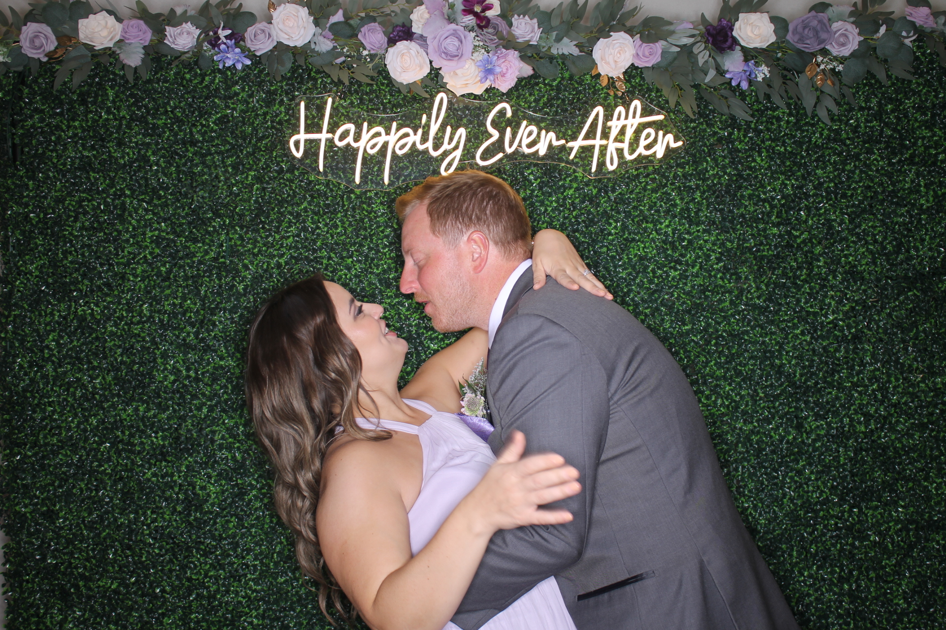Samantha & Aaron  | View more photos from the event at gallery.photoboothcincy.com/u/PhotoBoothCincy/Samantha-Aaron