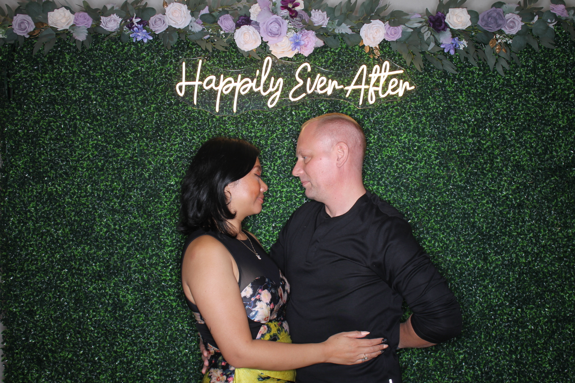 Samantha & Aaron  | View more photos from the event at gallery.photoboothcincy.com/u/PhotoBoothCincy/Samantha-Aaron