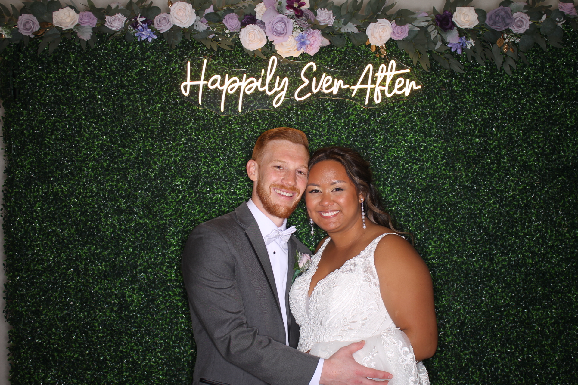 Samantha & Aaron  | View more photos from the event at gallery.photoboothcincy.com/u/PhotoBoothCincy/Samantha-Aaron