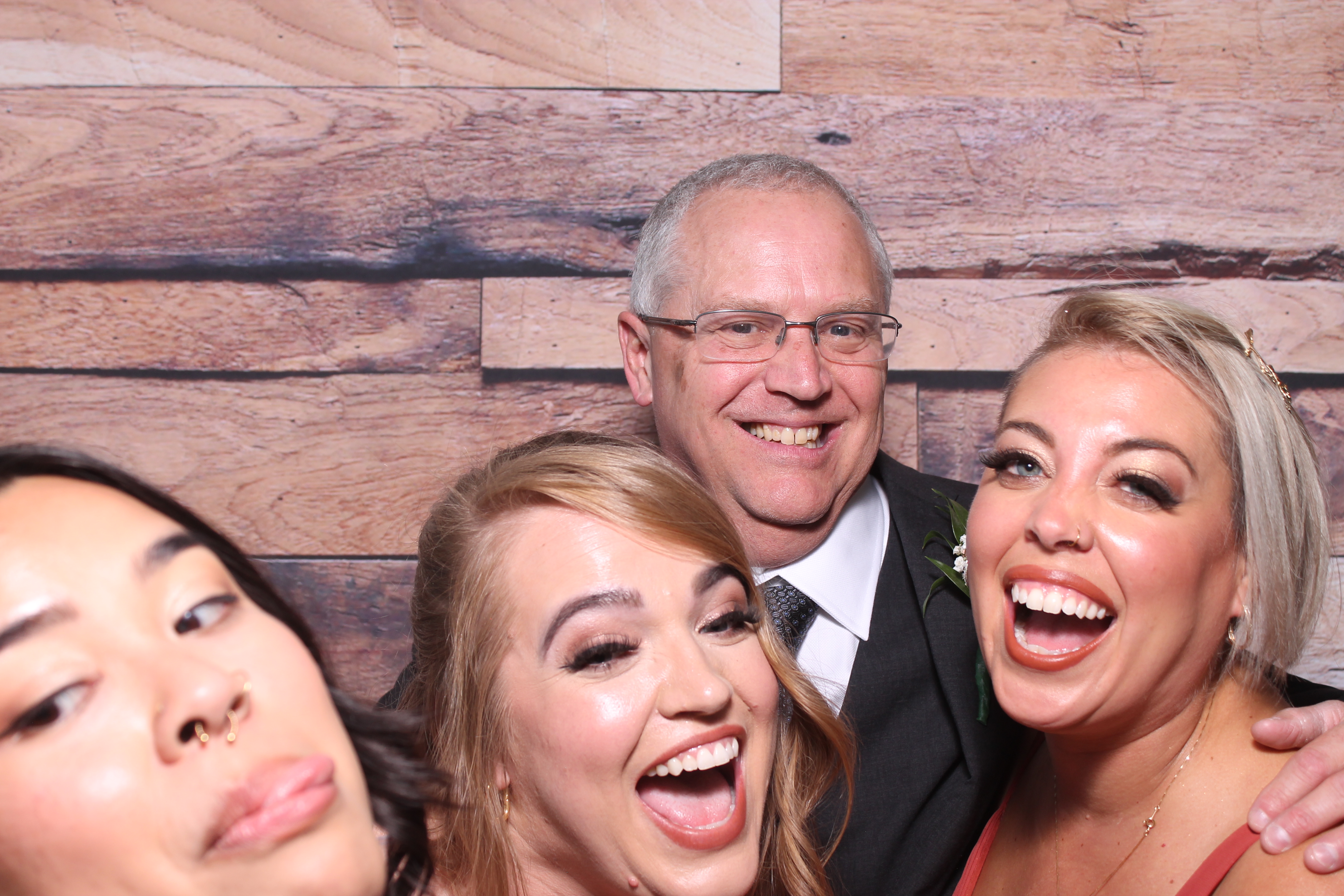 Sarah & Joe Fehrenbach | View more photos from the event at gallery.photoboothcincy.com/u/PhotoBoothCincy/Sarah-Joe-Fehrenbach