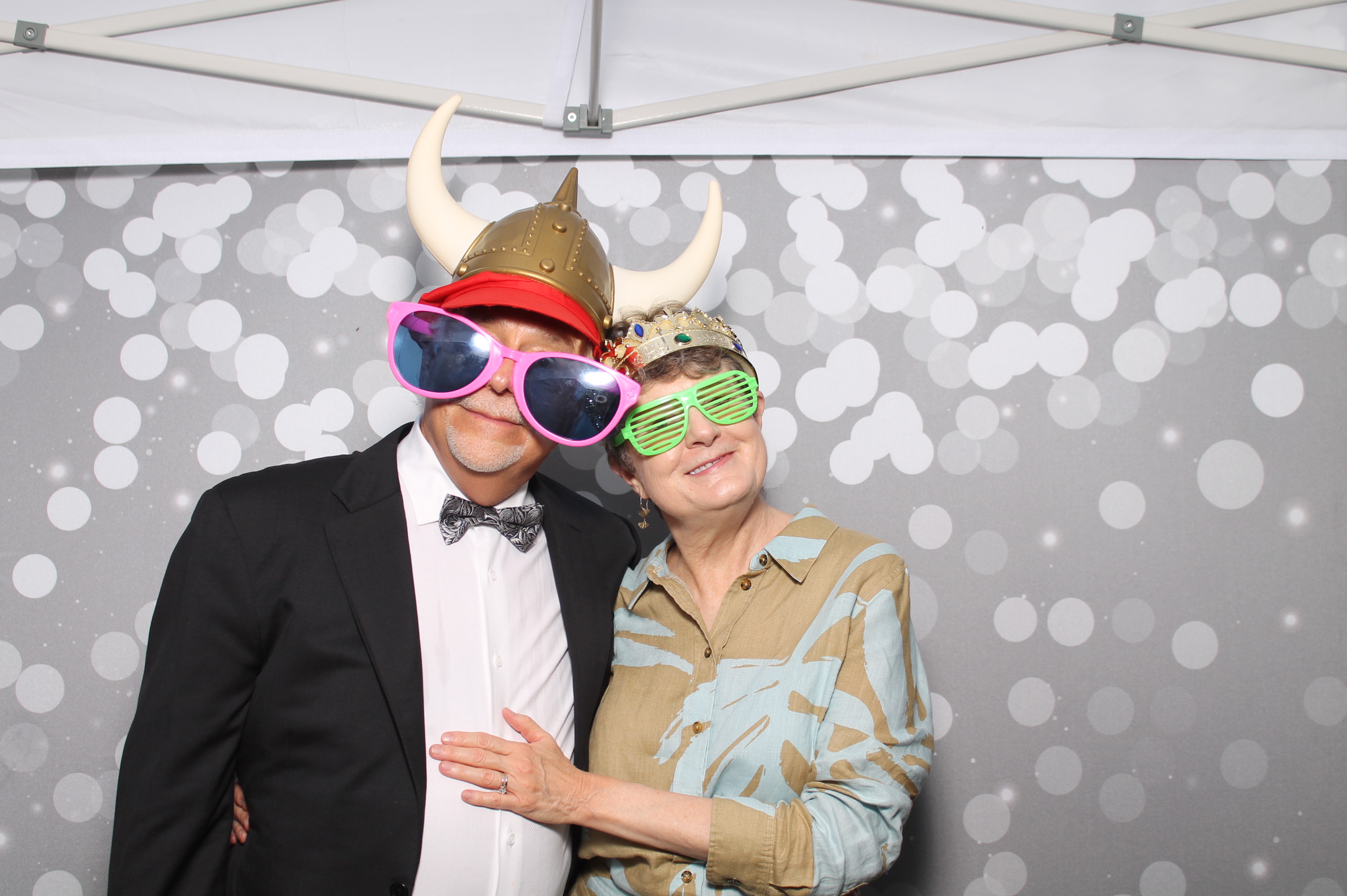 Sasha & Robbie | View more photos from the event at gallery.photoboothcincy.com/u/PhotoBoothCincy/Sasha-Robbie