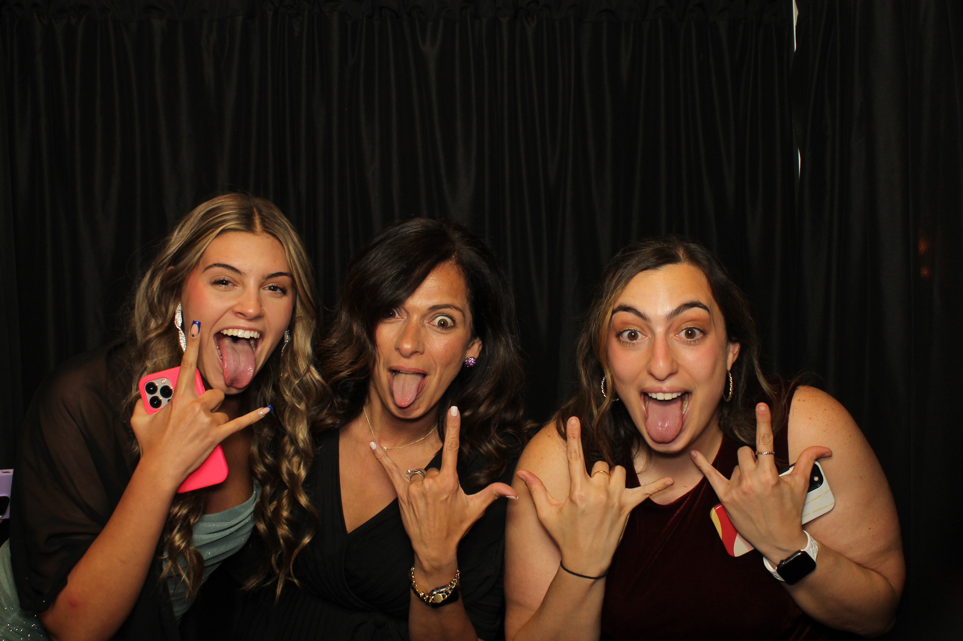 Sean & Alyssa Reception | View more photos from the event at gallery.photoboothcincy.com/u/PhotoBoothCincy/Sean-Alyssa-Reception