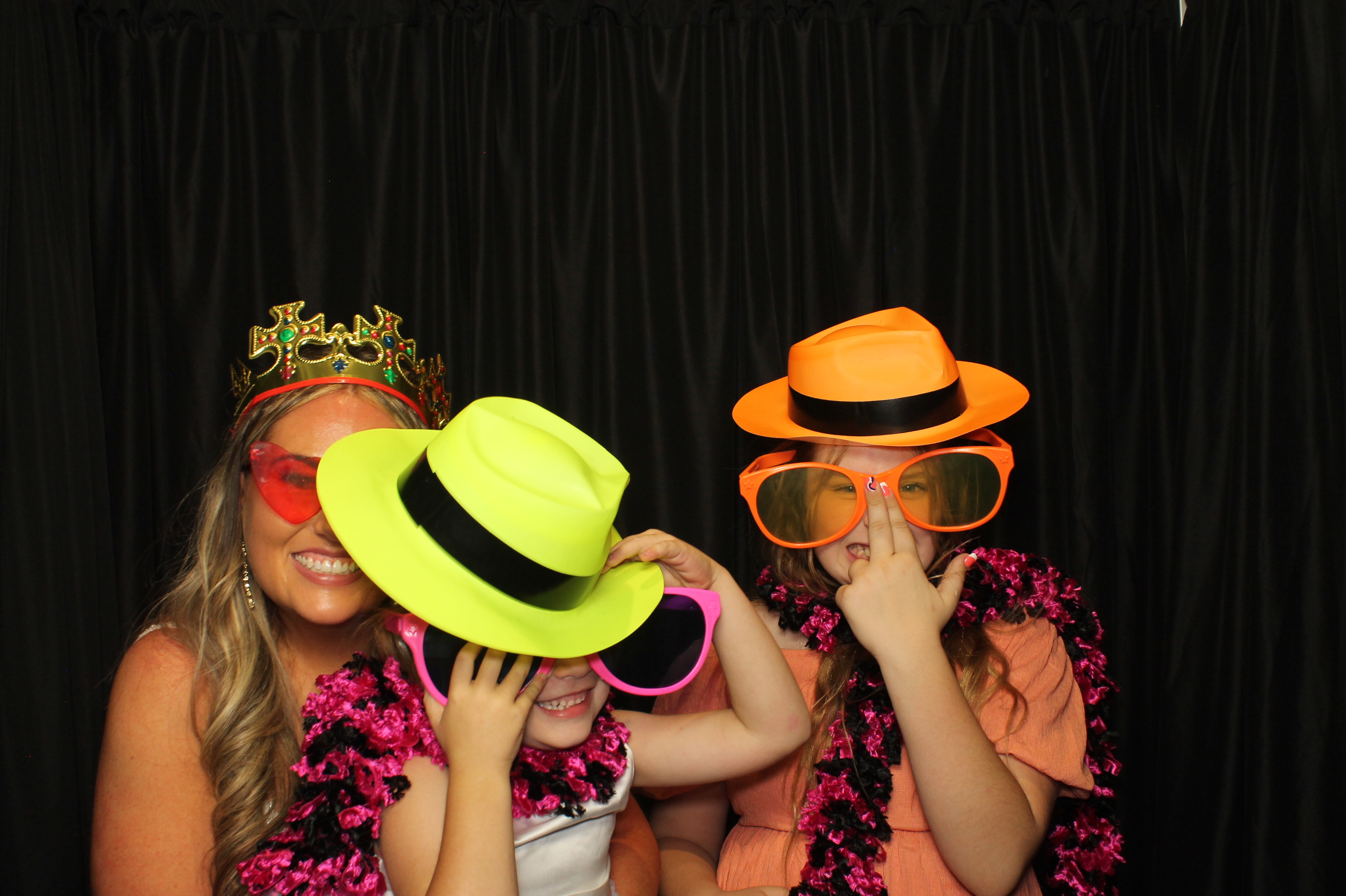 Sean & Alyssa Reception | View more photos from the event at gallery.photoboothcincy.com/u/PhotoBoothCincy/Sean-Alyssa-Reception